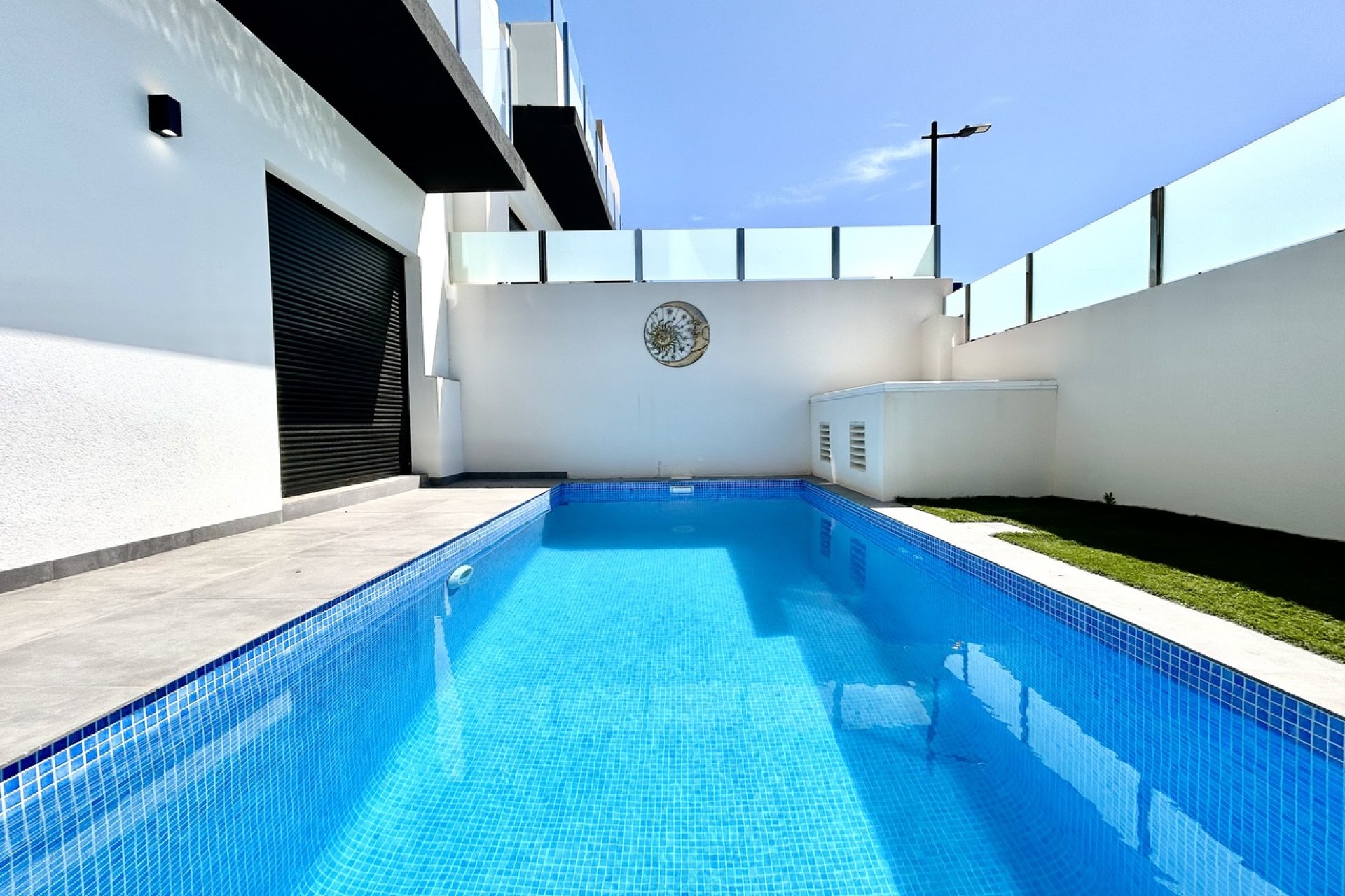 Resale - Villa -
Villamartin - Costa Blanca