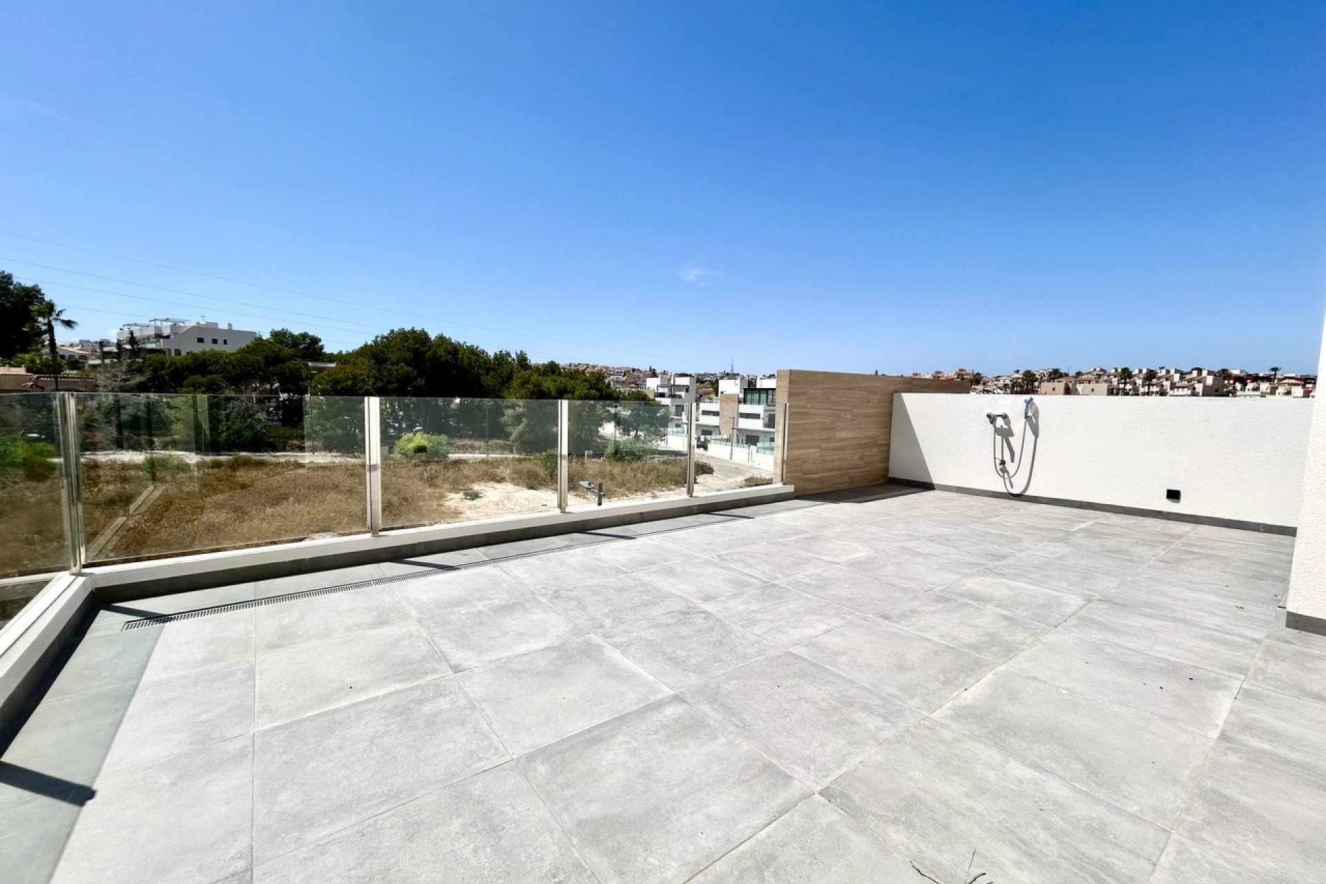 Resale - Villa -
Villamartin - Costa Blanca