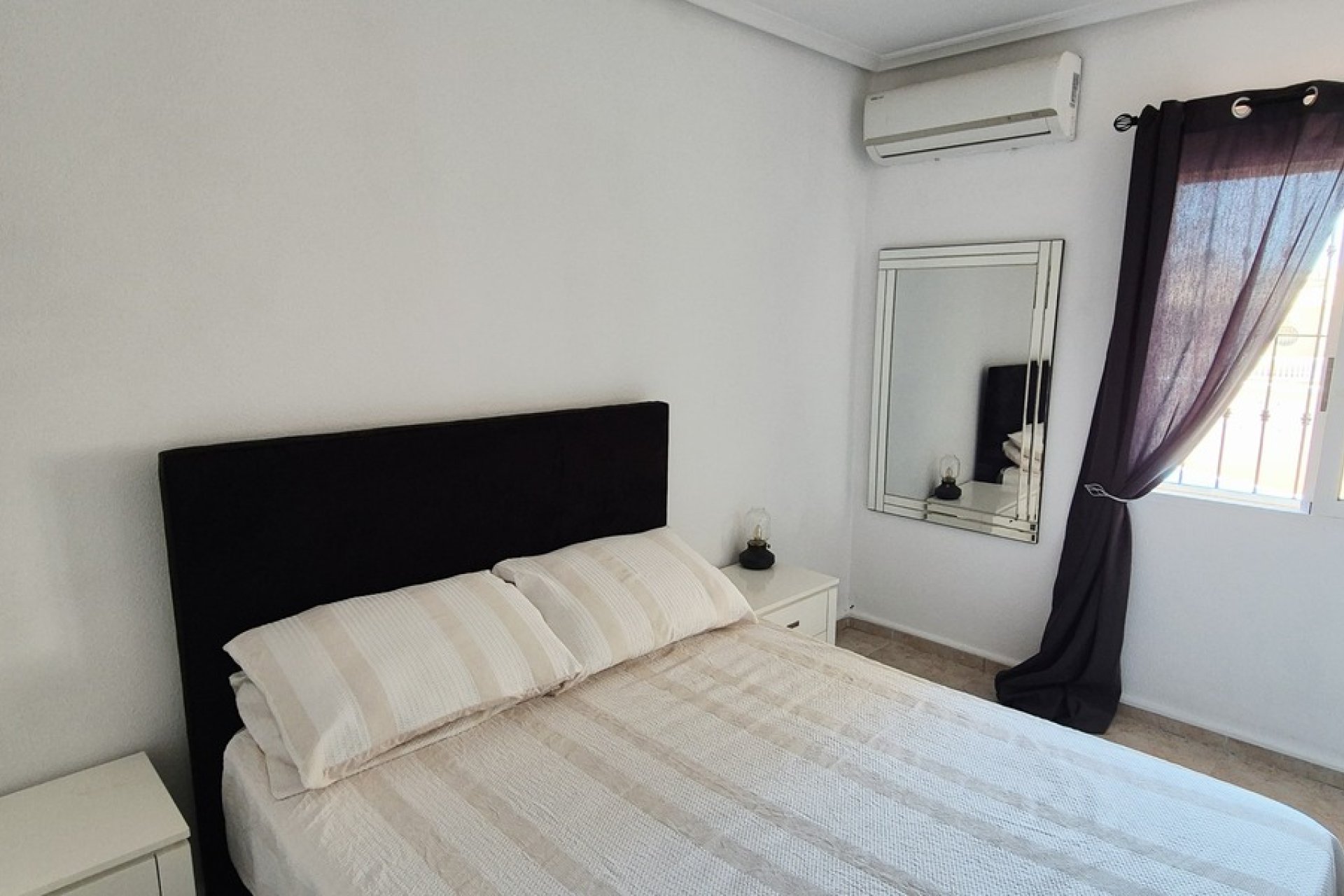 Resale - Villa -
Villamartin - Costa Blanca
