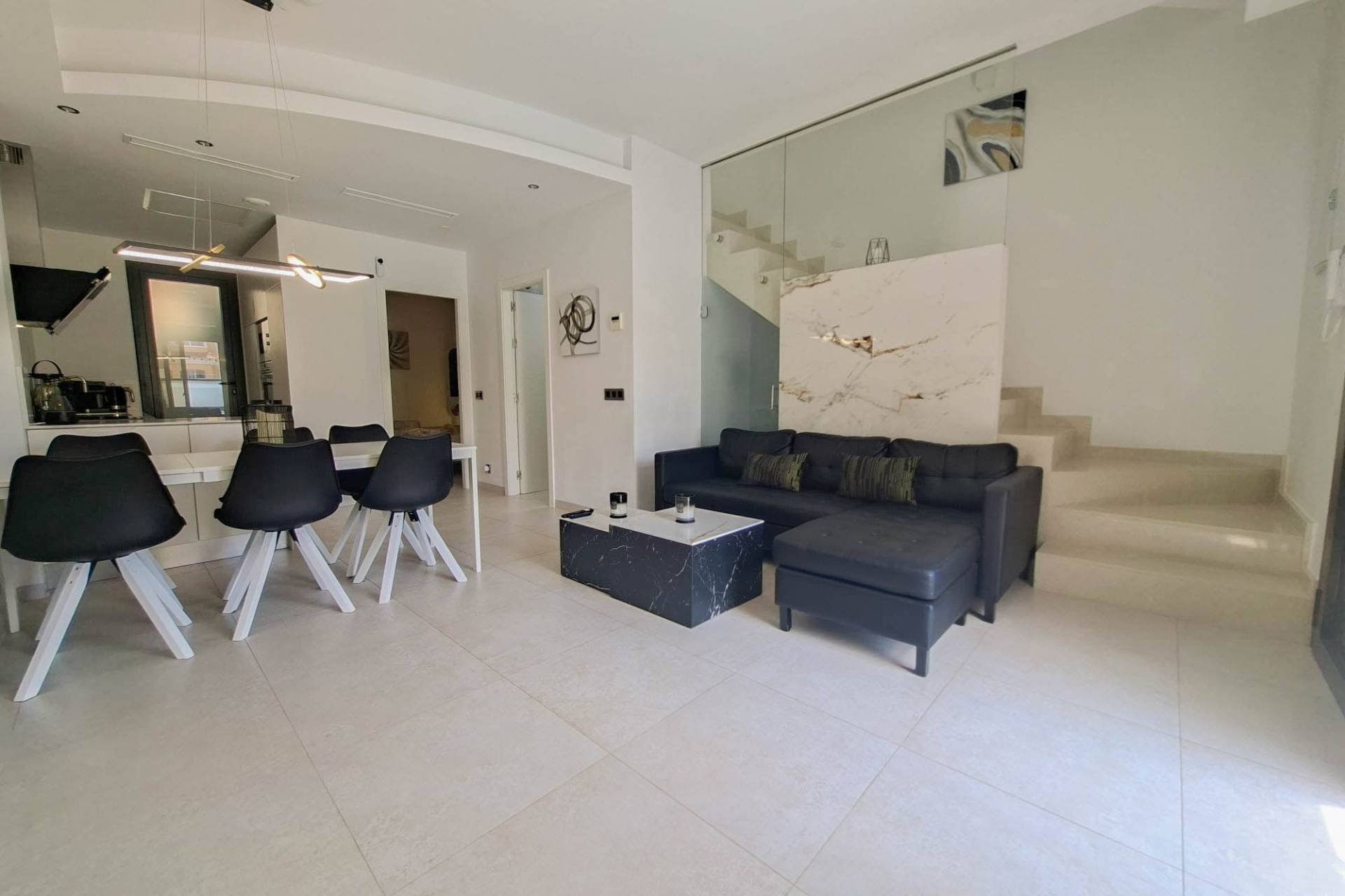 Resale - Villa -
Villamartin - Costa Blanca