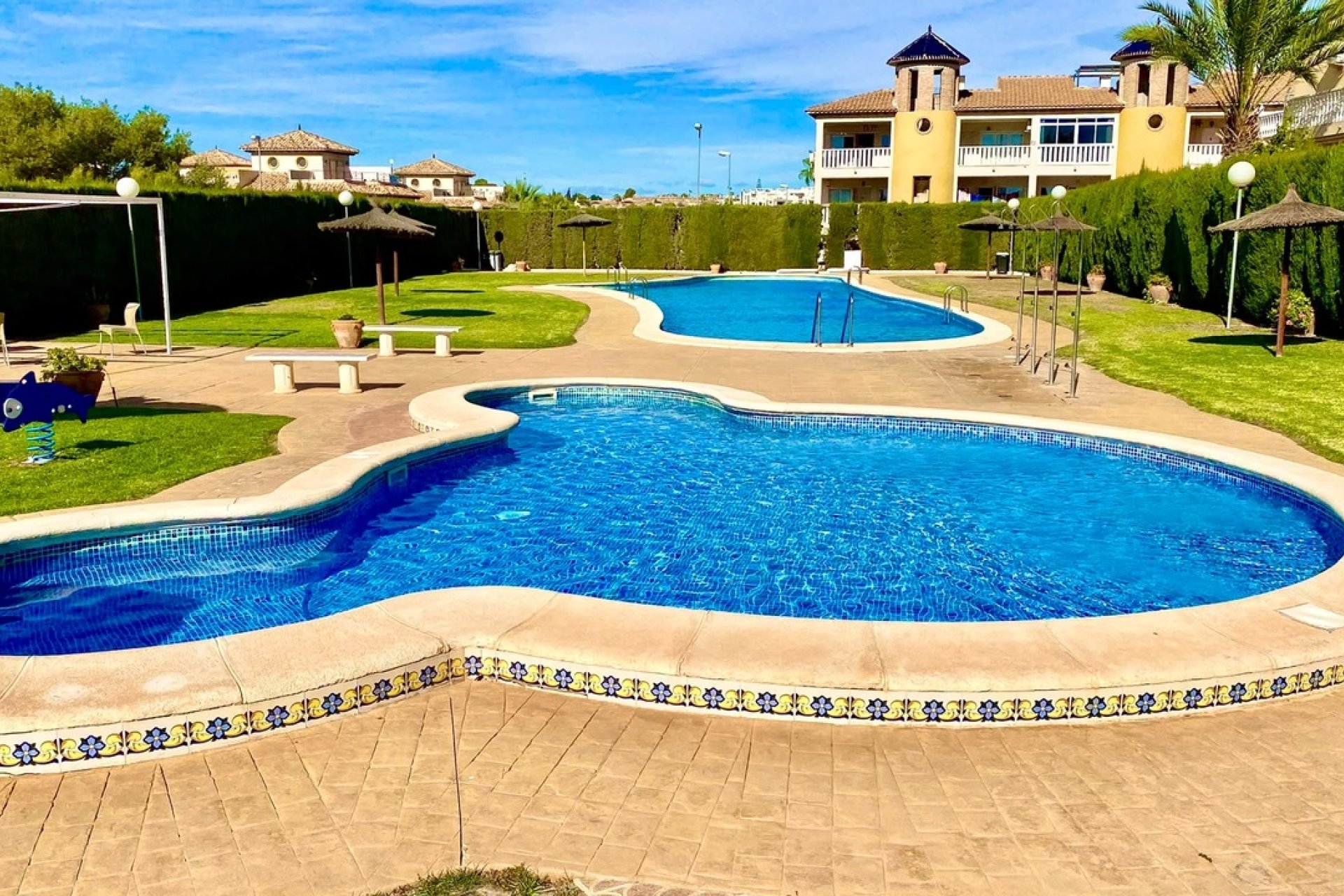 Resale - Villa -
Villamartin - Costa Blanca