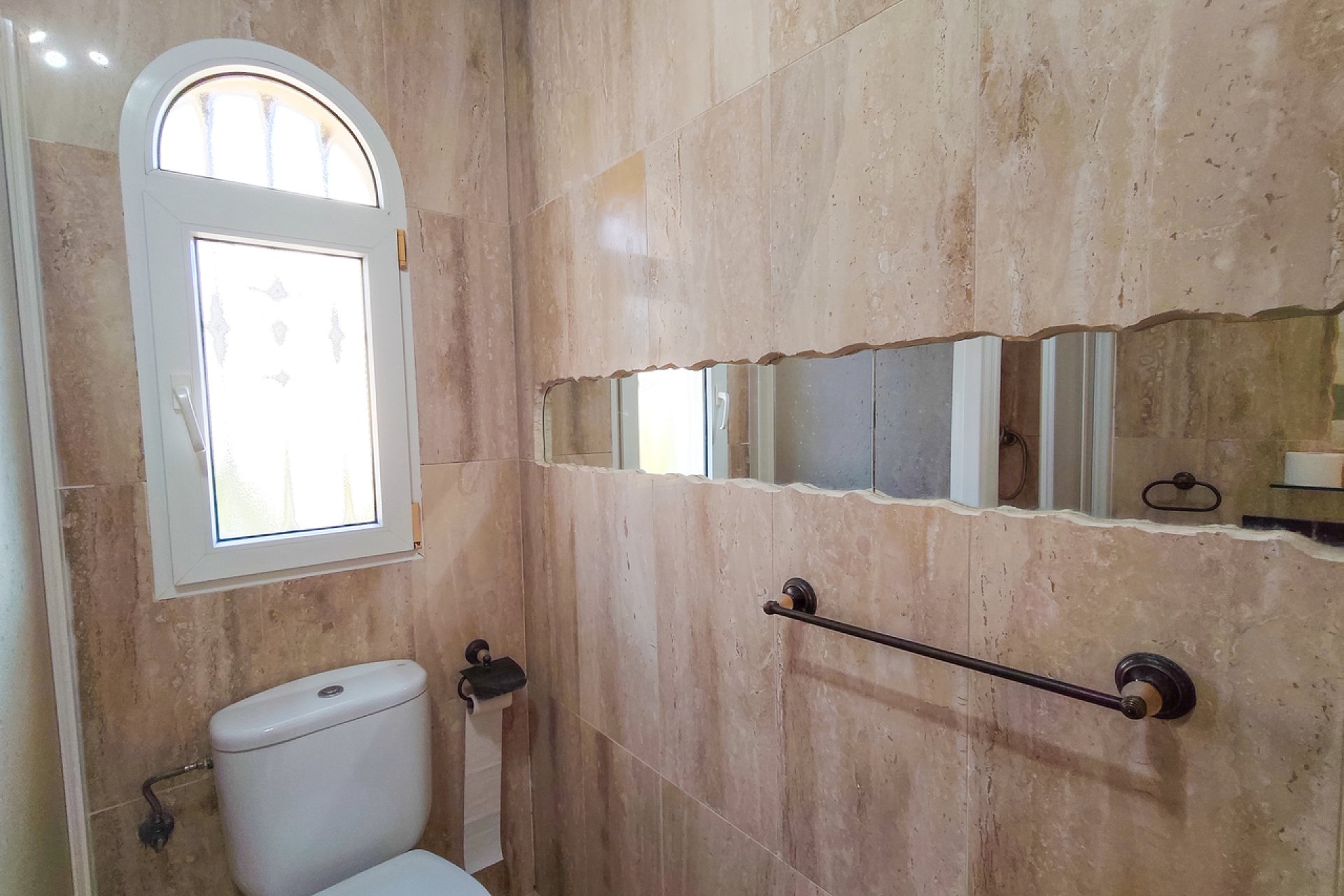 Resale - Villa -
Villamartin - Costa Blanca