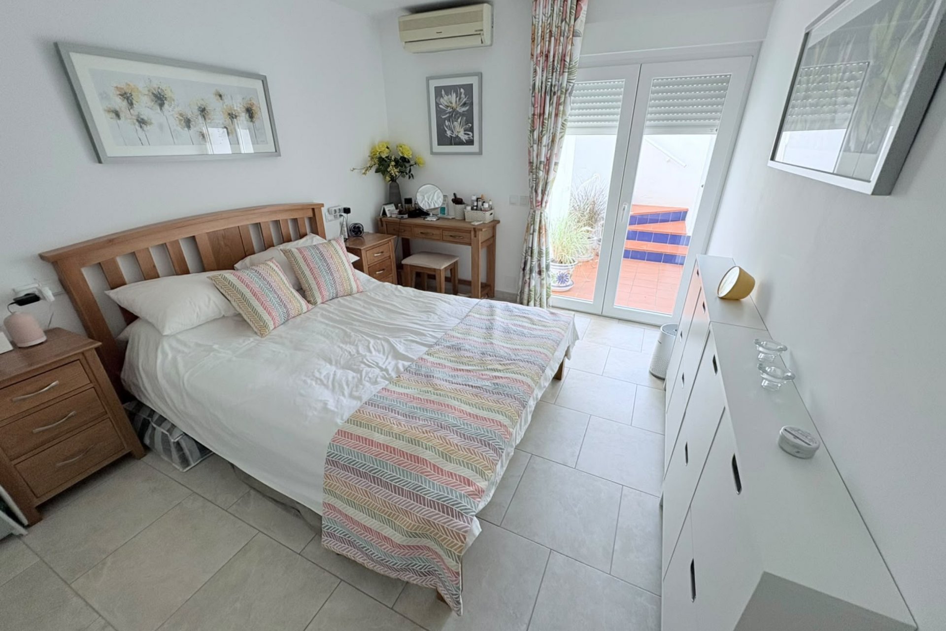 Resale - Villa -
Villamartin - Costa Blanca