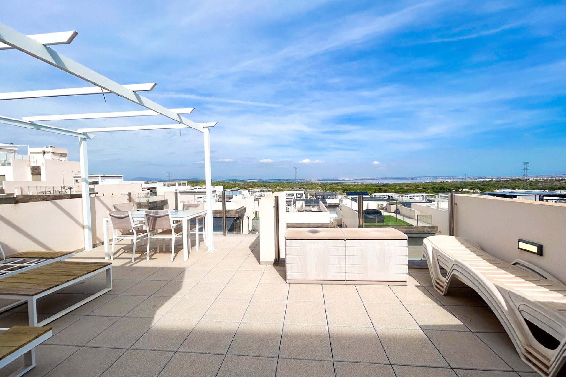 Resale - Villa -
Villamartin - Costa Blanca