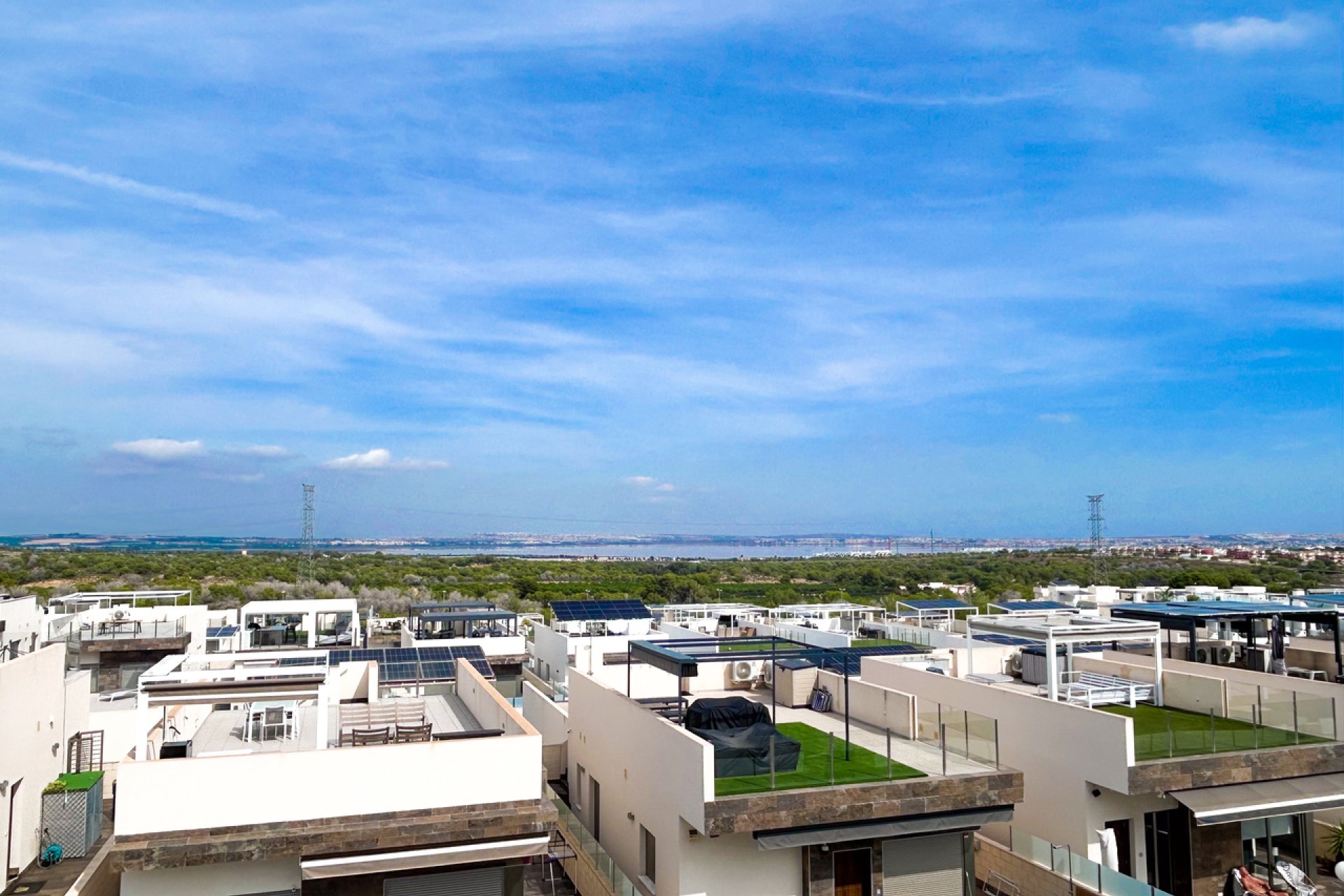 Resale - Villa -
Villamartin - Costa Blanca
