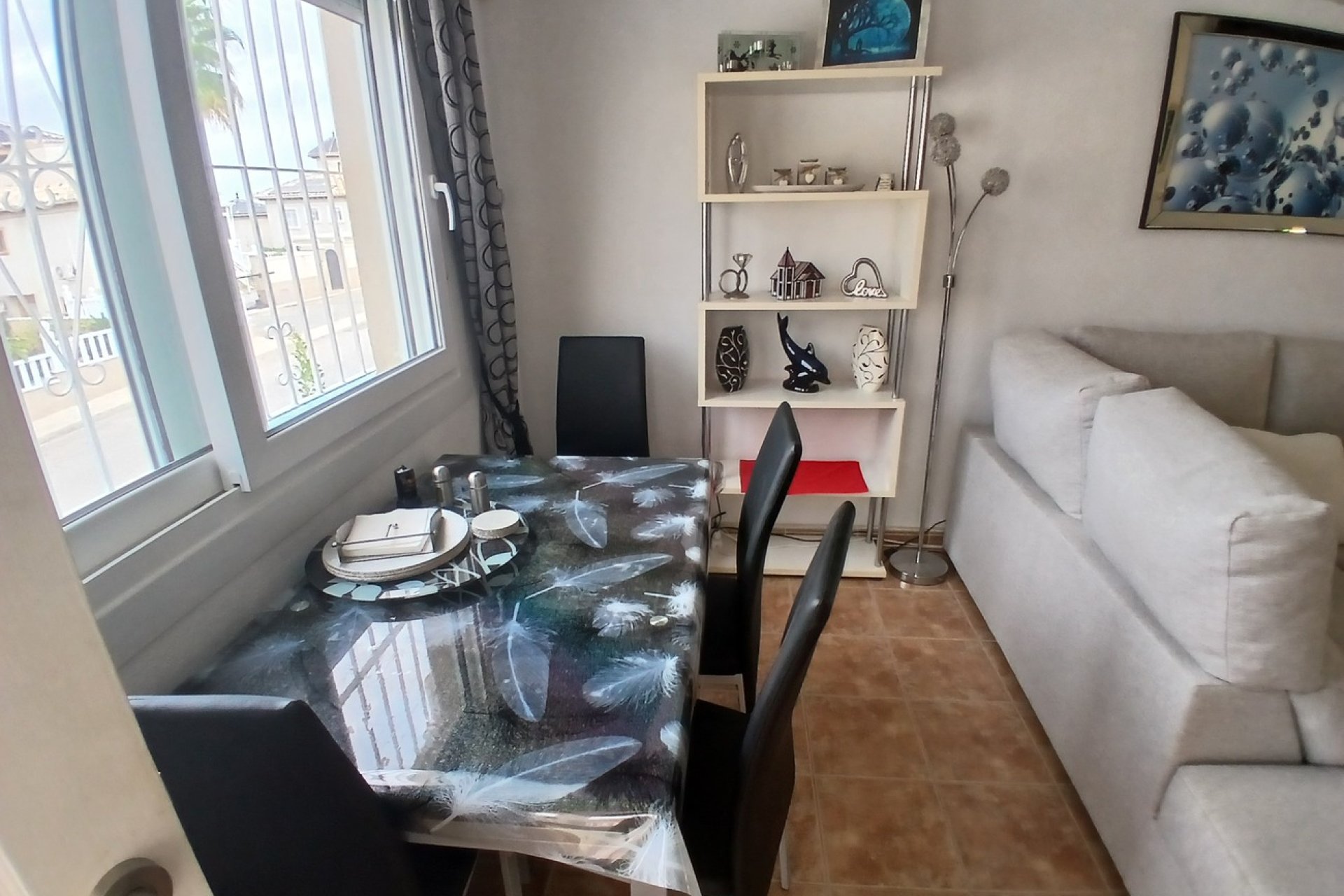 Resale - Villa -
Villamartin - Costa Blanca