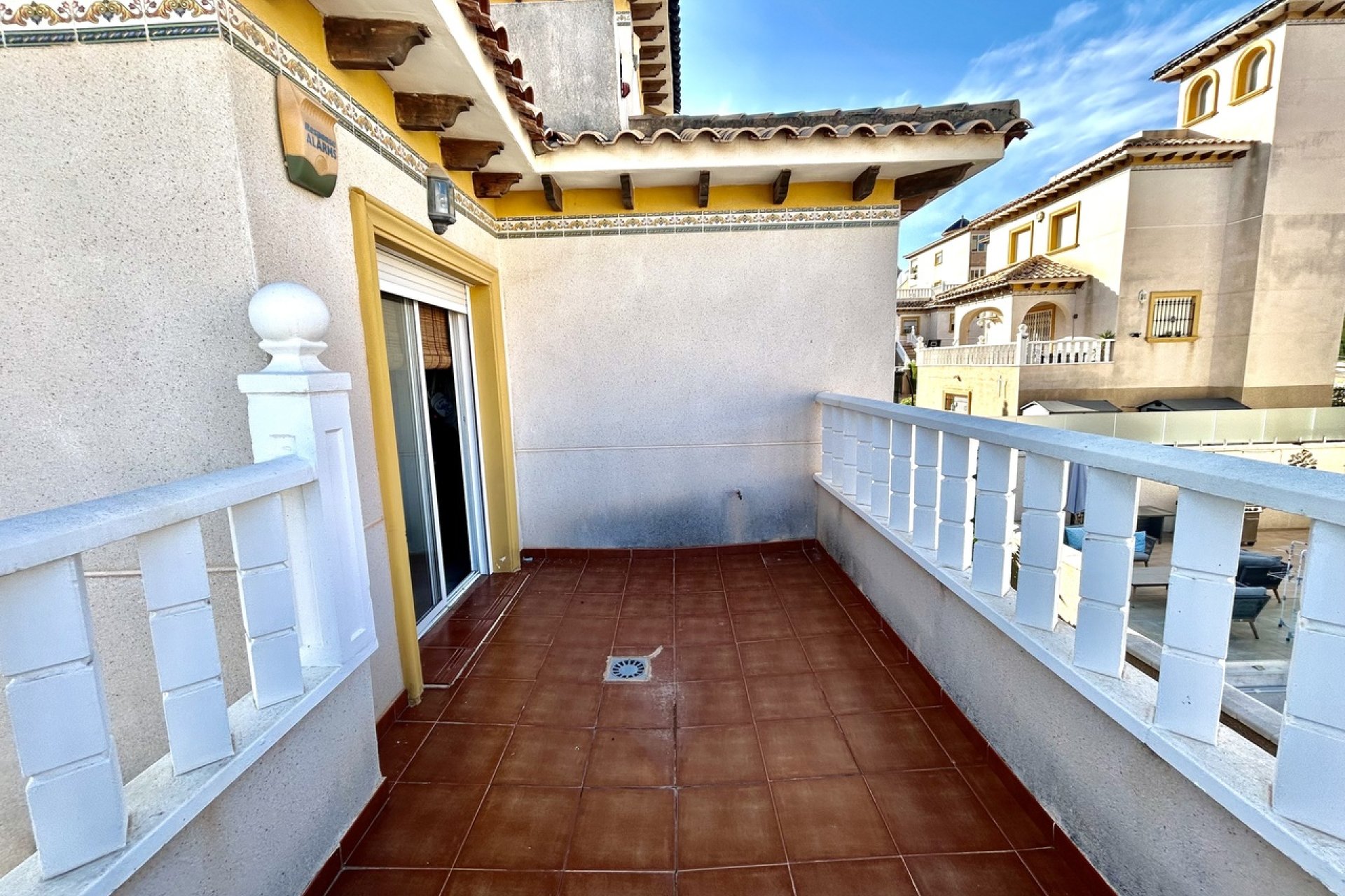 Resale - Villa -
Villamartin - Costa Blanca