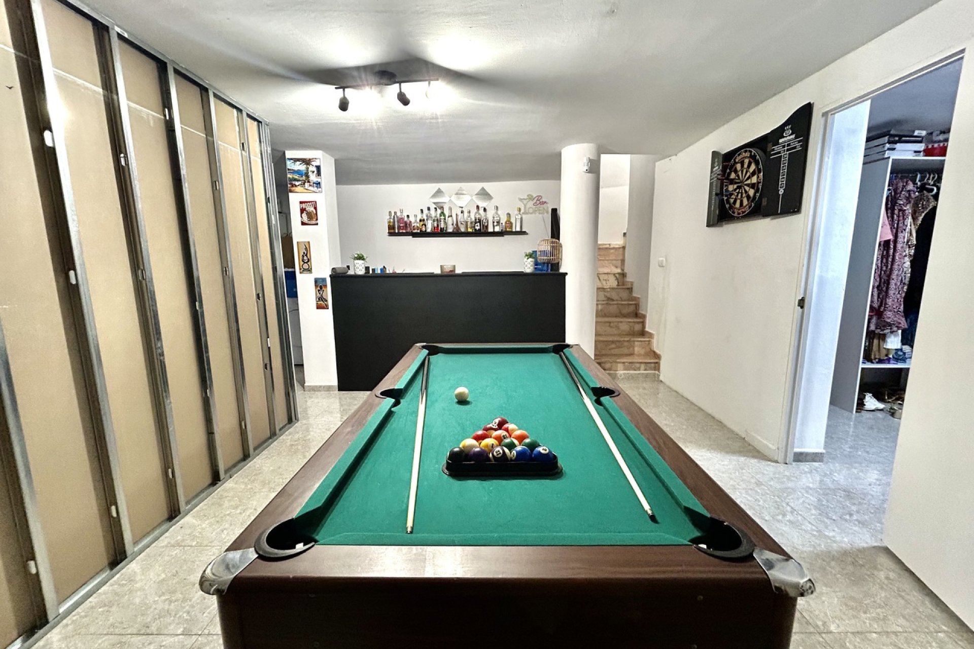 Resale - Villa -
Villamartin - Costa Blanca