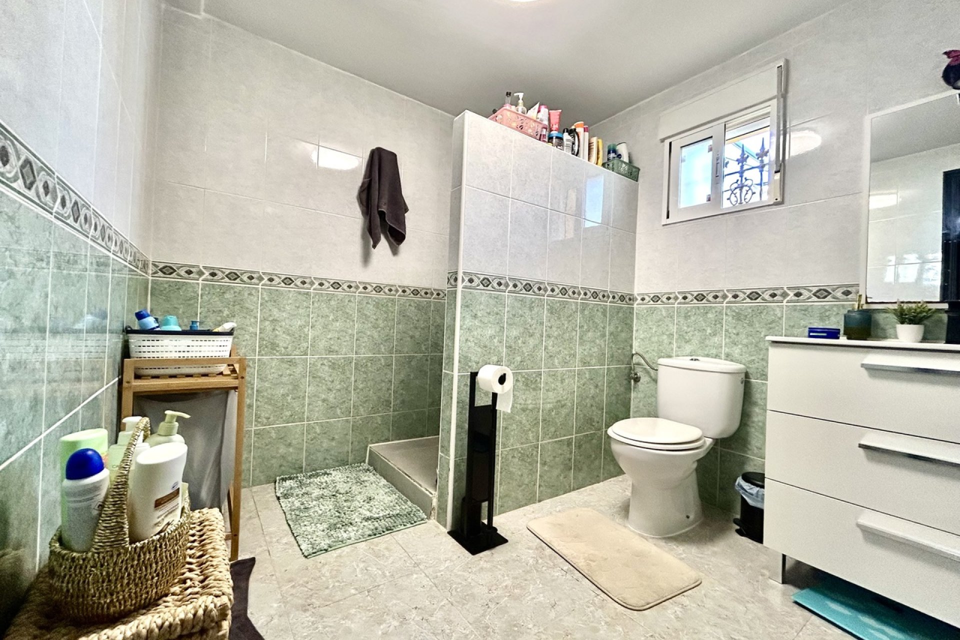 Resale - Villa -
Villamartin - Costa Blanca