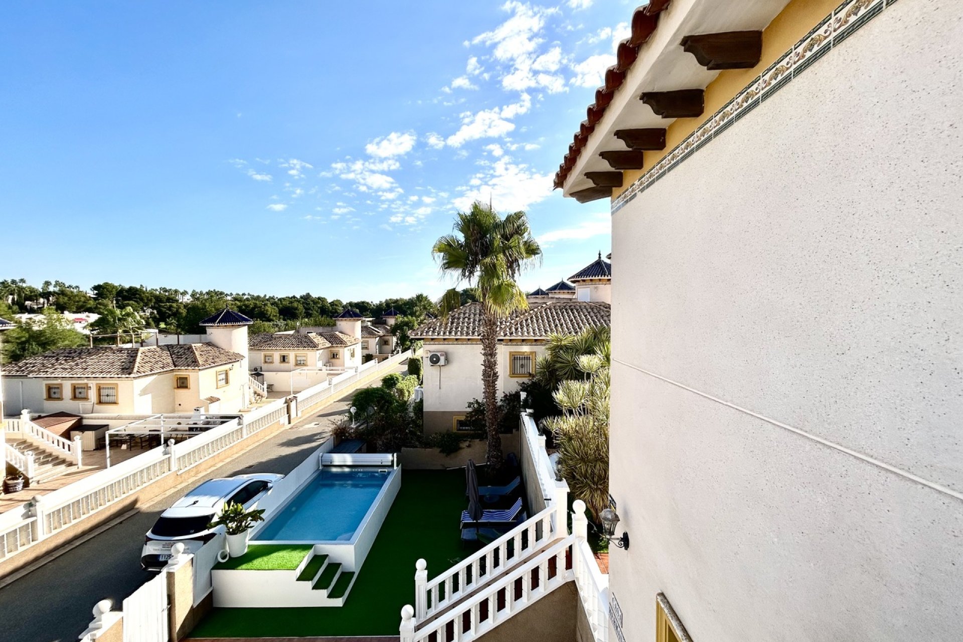 Resale - Villa -
Villamartin - Costa Blanca