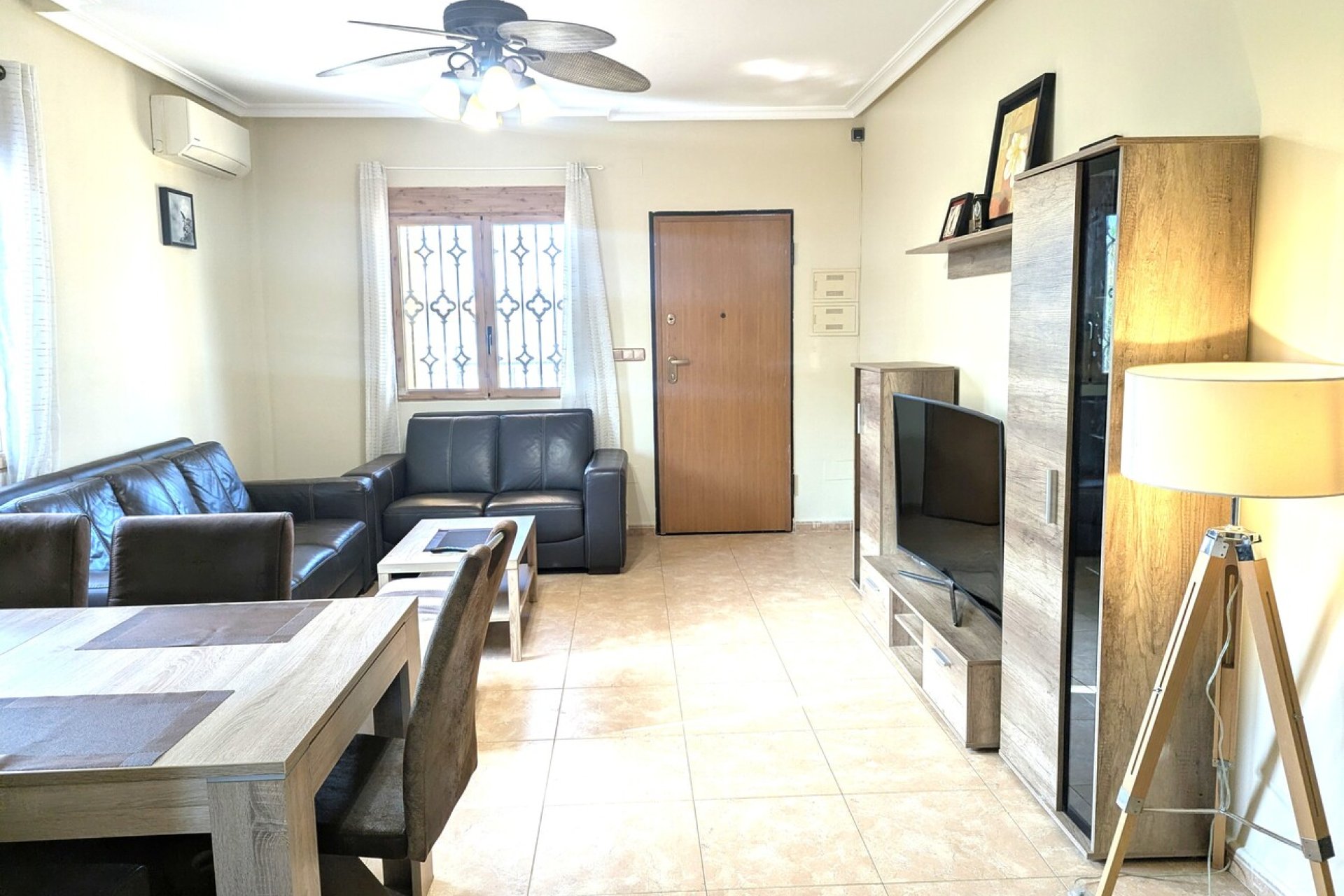 Resale - Villa -
Villamartin - Las Filipinas