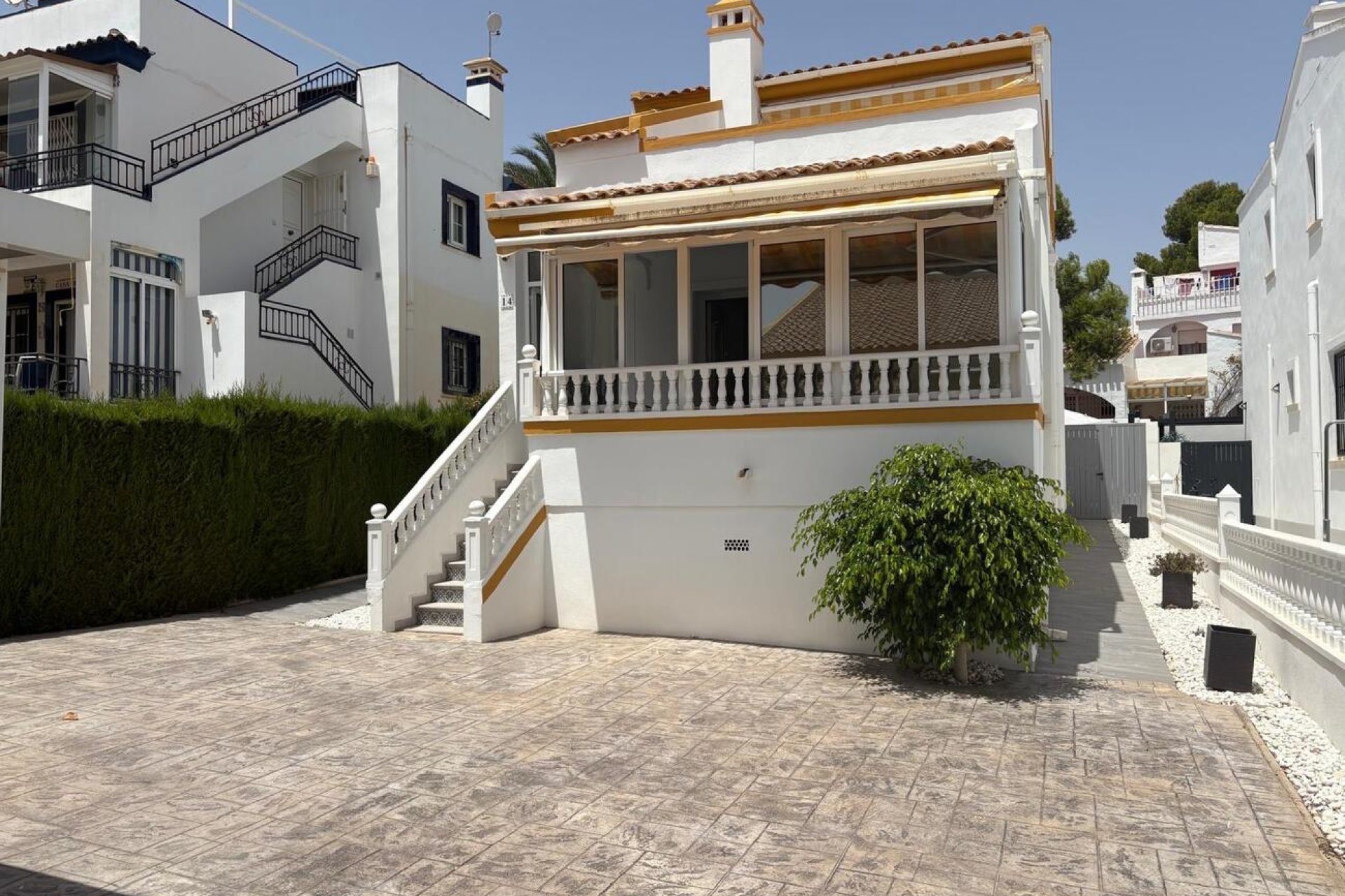 Resale - Villa -
Villamartin - Los Dolses