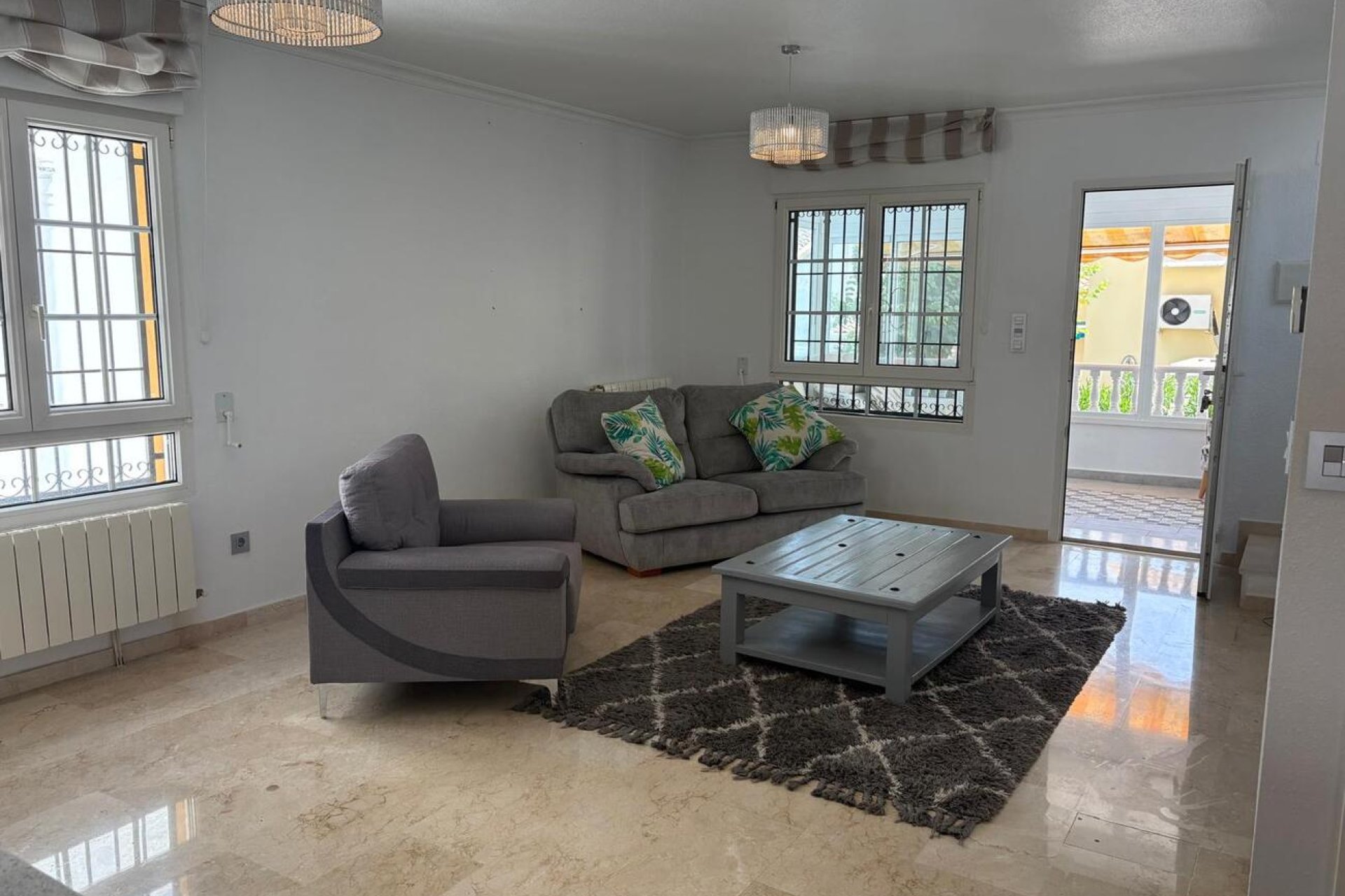 Resale - Villa -
Villamartin - Los Dolses