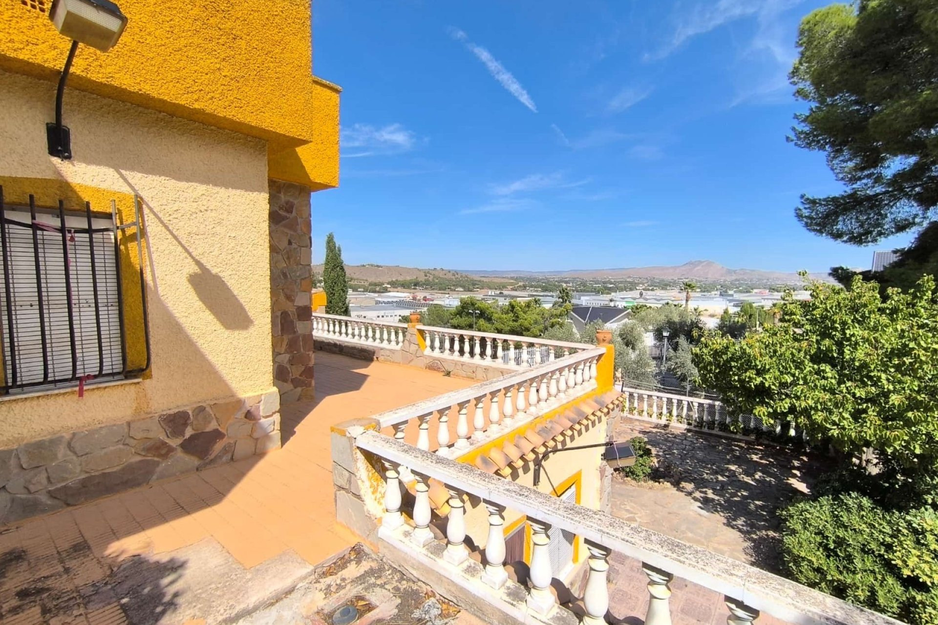 Resale - Villa -
Yecla - Inland