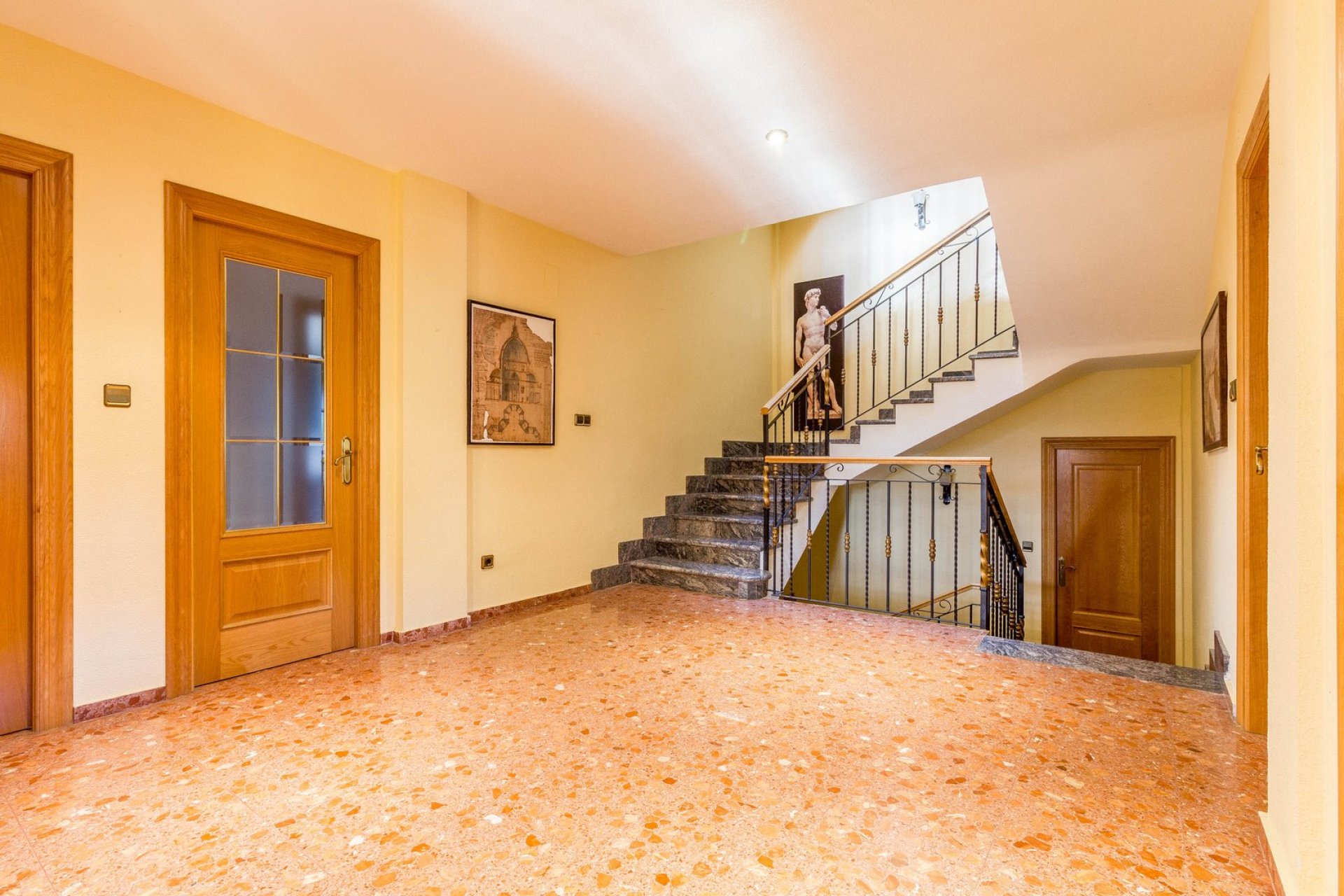 Resale - Villa -
Yecla - Inland