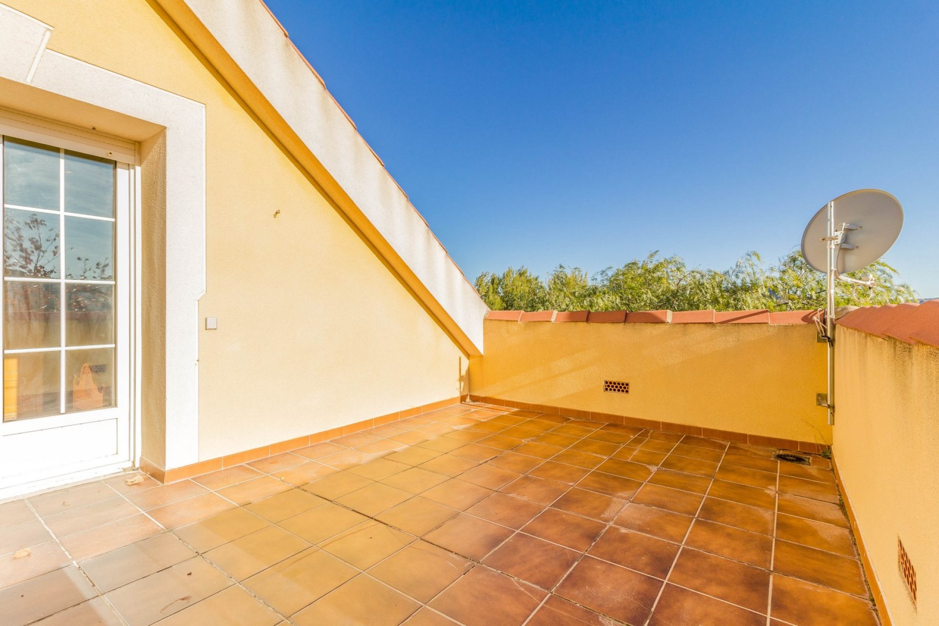 Resale - Villa -
Yecla - Inland
