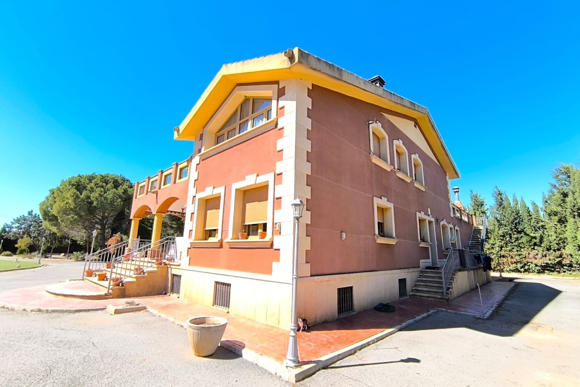 Resale - Villa -
Yecla - Inland