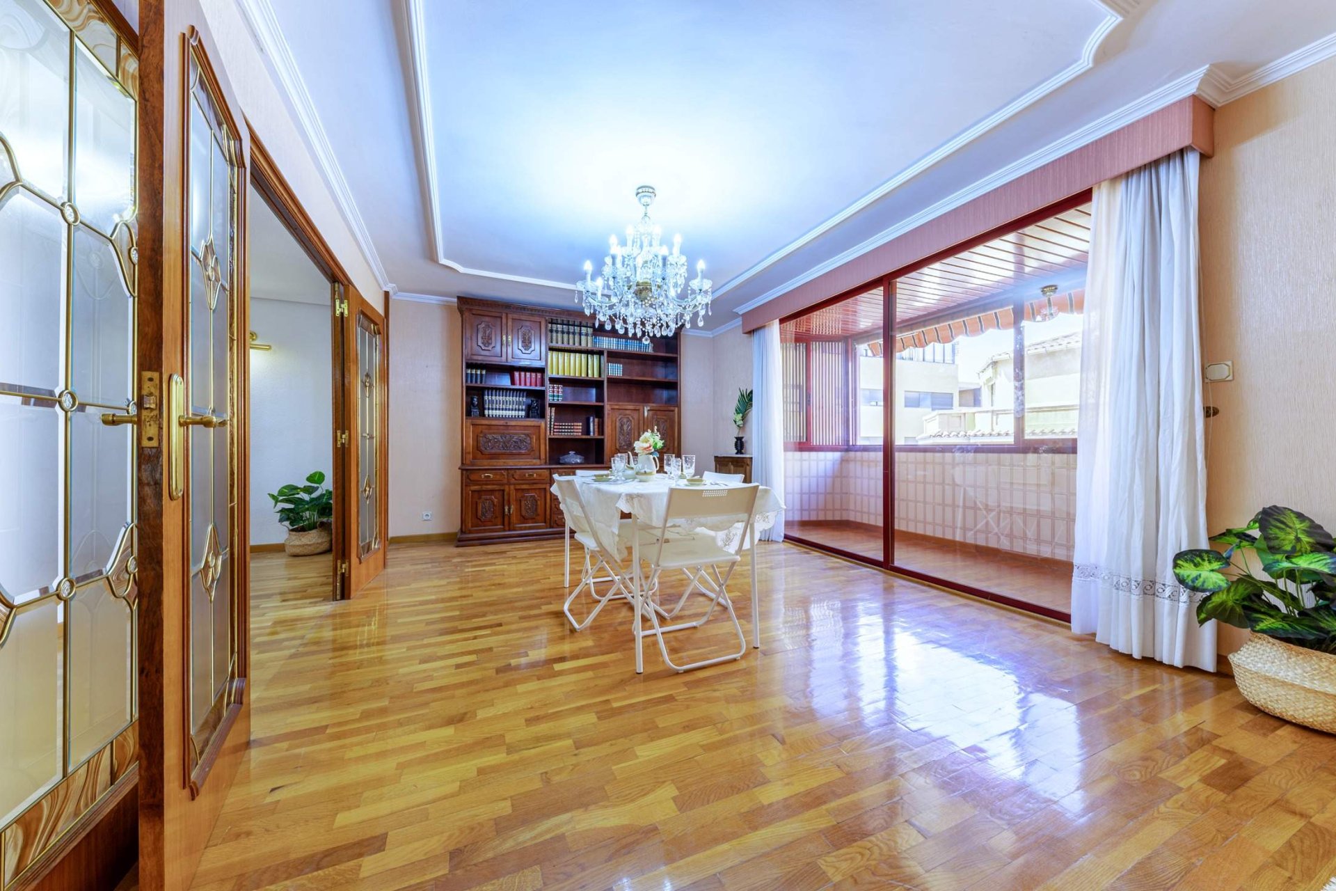 Revânzare - Apartament -
Alicante - Centro