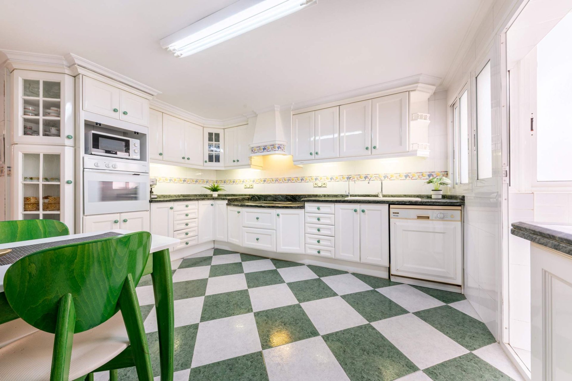 Revânzare - Apartament -
Alicante - Centro