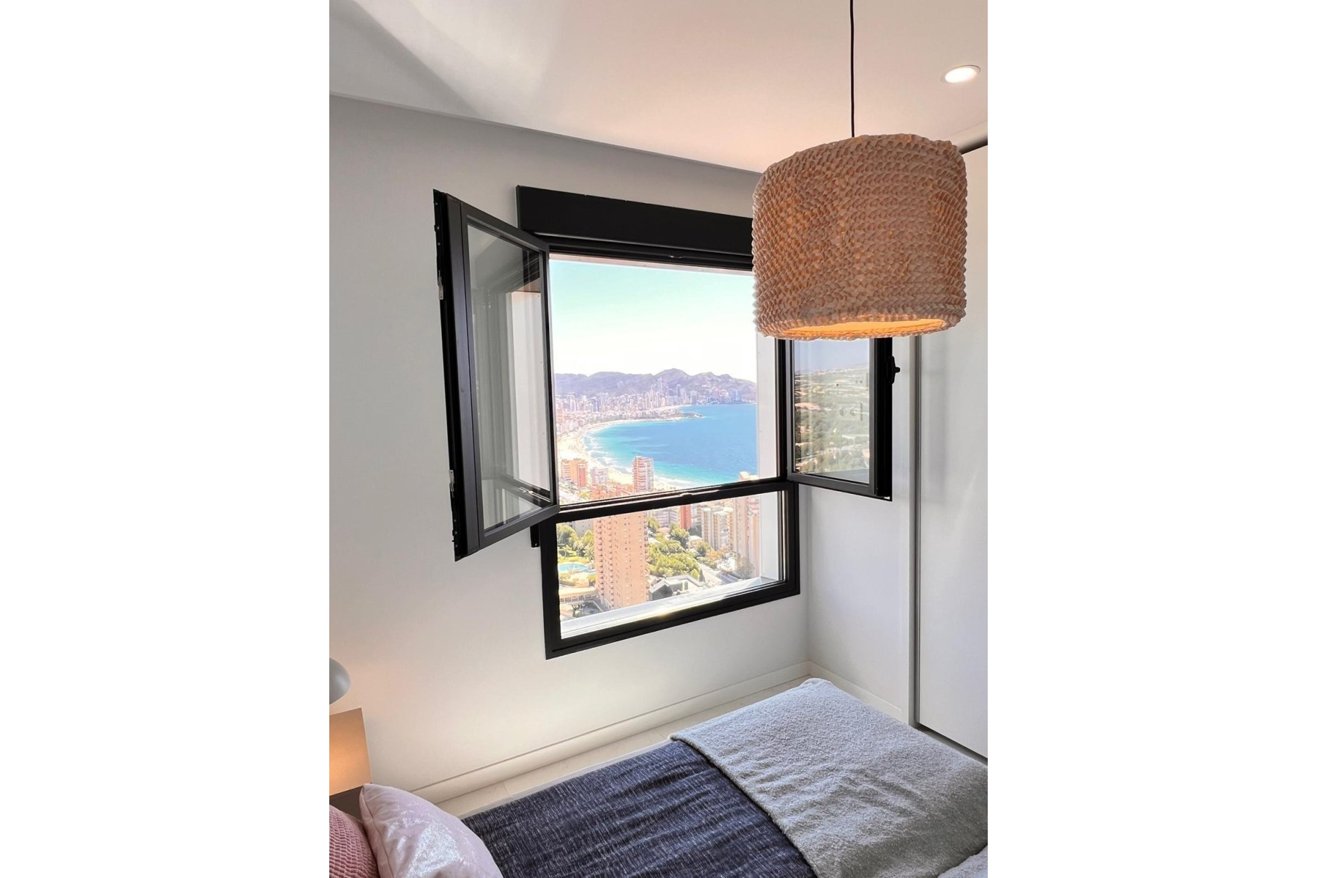 Revânzare - Apartament -
Benidorm - Poniente