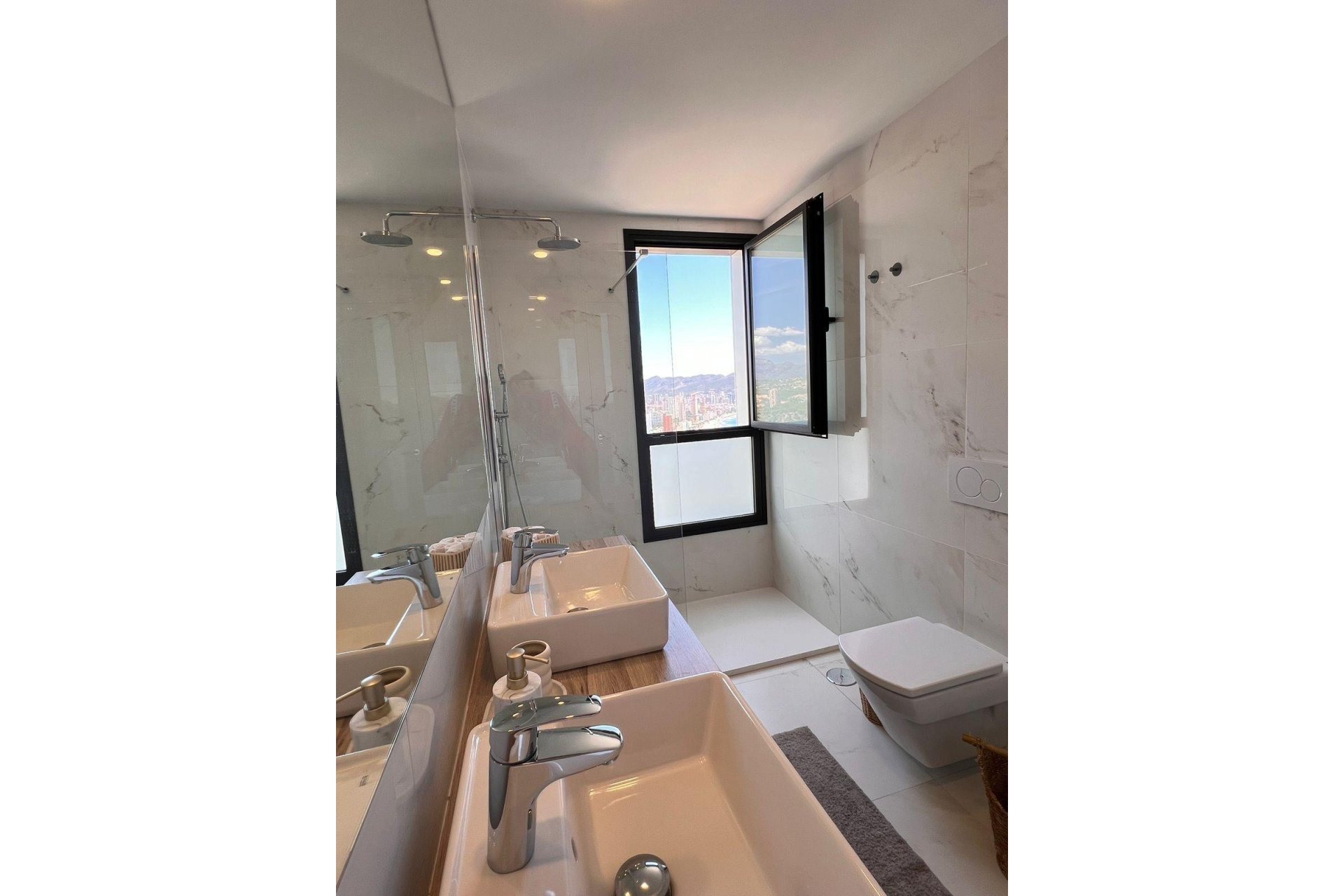 Revânzare - Apartament -
Benidorm - Poniente