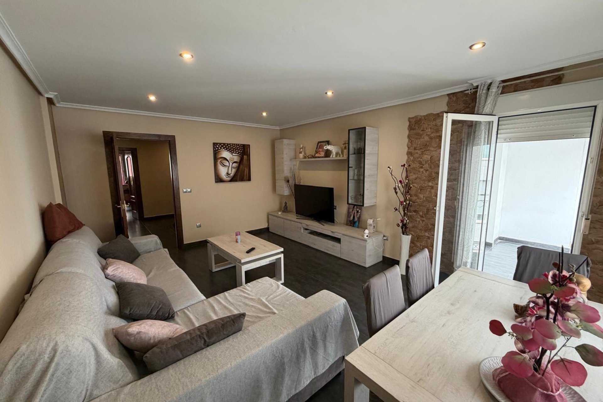 Revânzare - Apartament -
Beniel - Centro