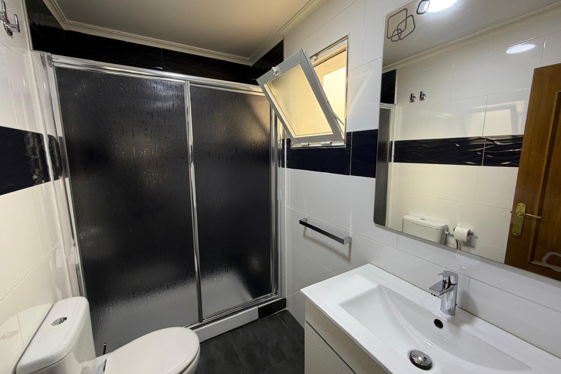 Revânzare - Apartament -
Beniel - Centro