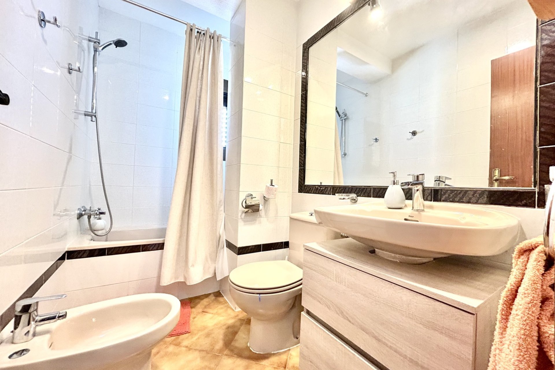 Revânzare - Apartament -
Cabo Roig - Costa Blanca