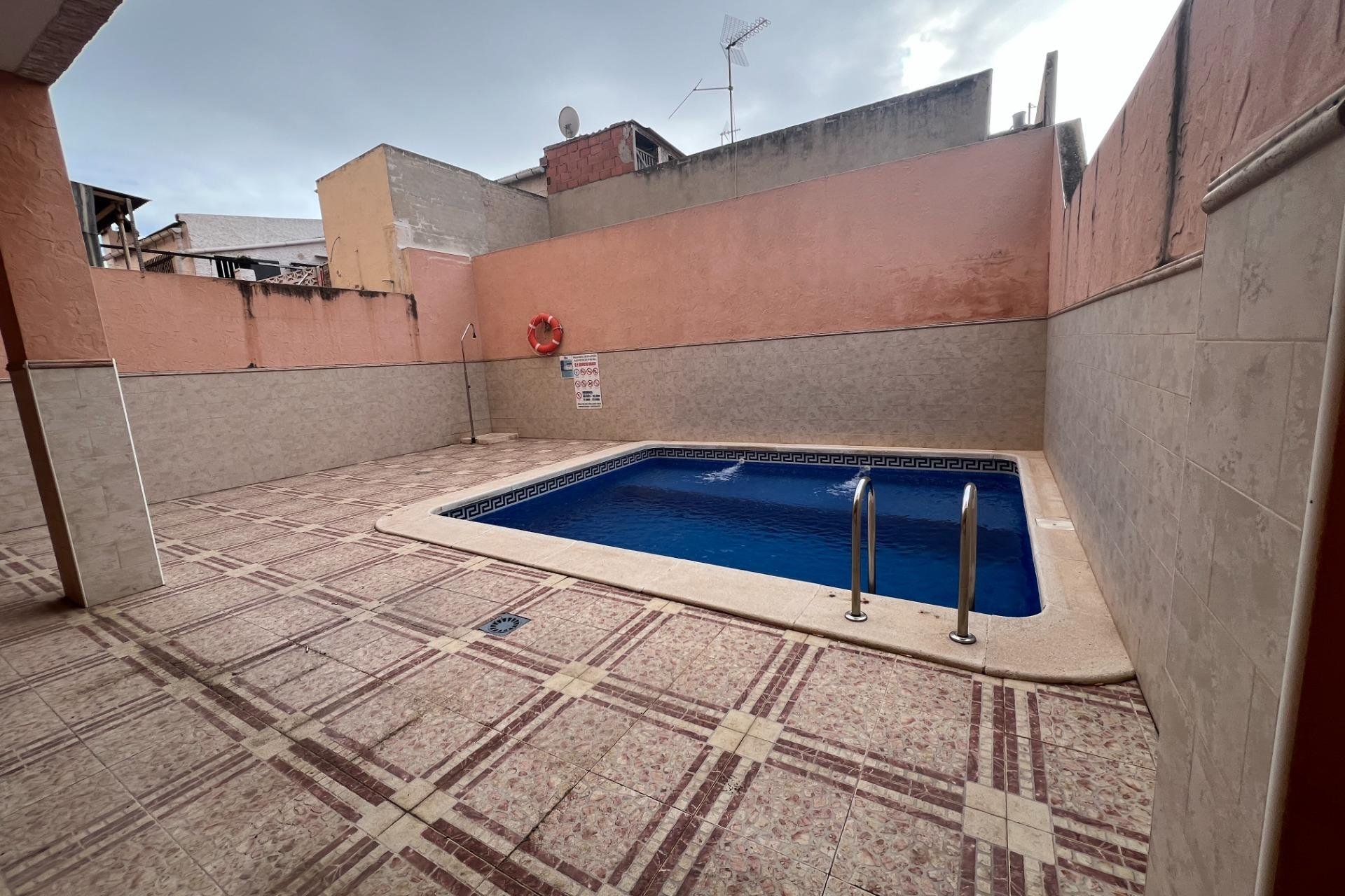 Revânzare - Apartament -
Dolores - Alcalde Jose Rodriguez