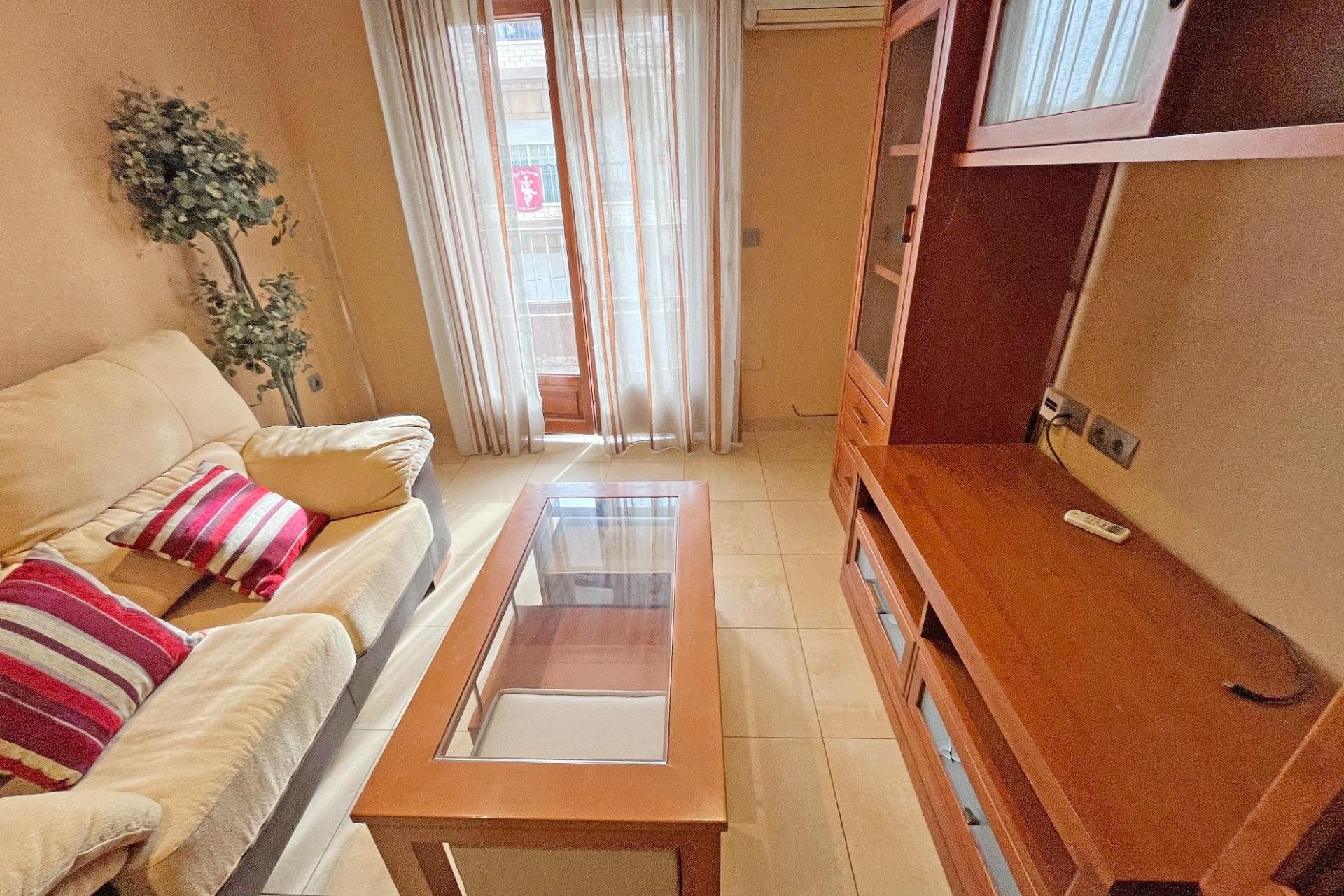 Revânzare - Apartament -
Formentera del Segura - Palacios