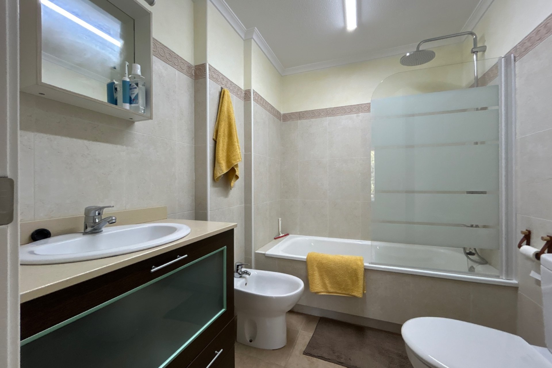 Revânzare - Apartament -
Jacarilla - Inland