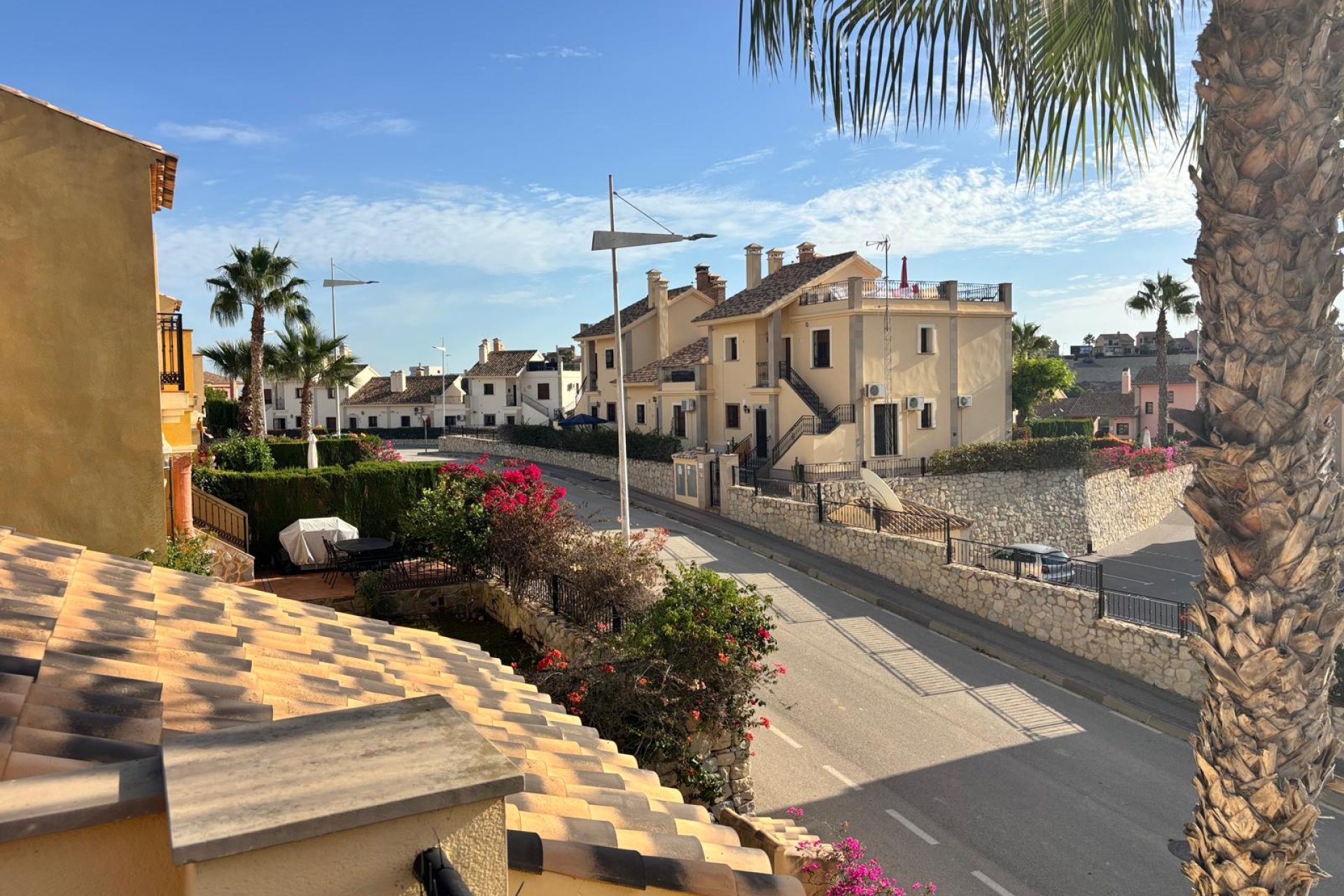 Revânzare - Apartament -
La Rellana