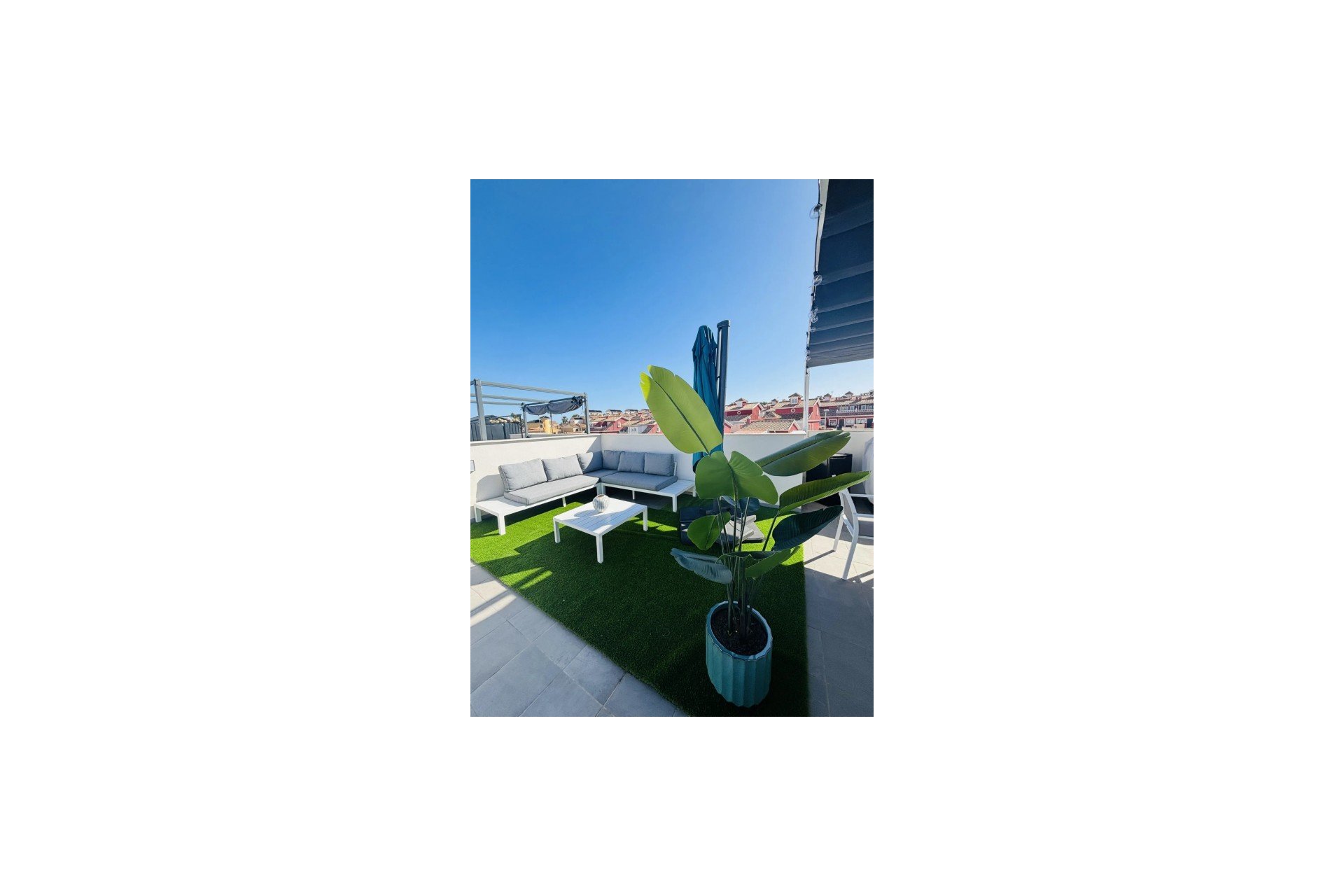 Revânzare - Apartament -
Las Filipinas - Inland