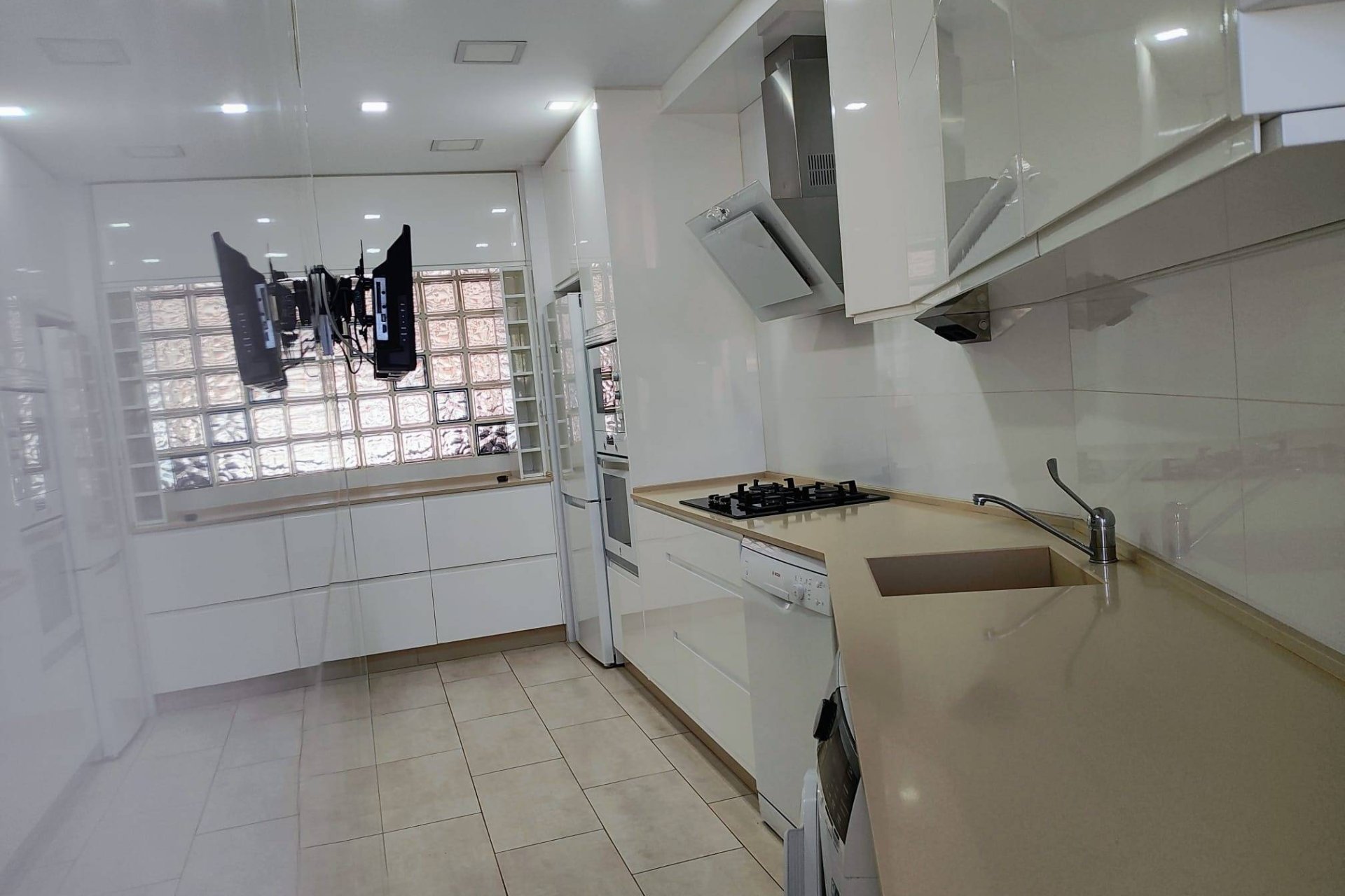 Revânzare - Apartament -
Lo Pagan - Villananitos