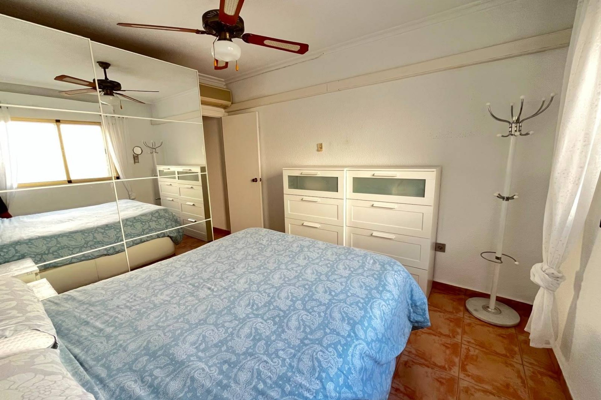 Revânzare - Apartament -
Lo Pagan - Villananitos