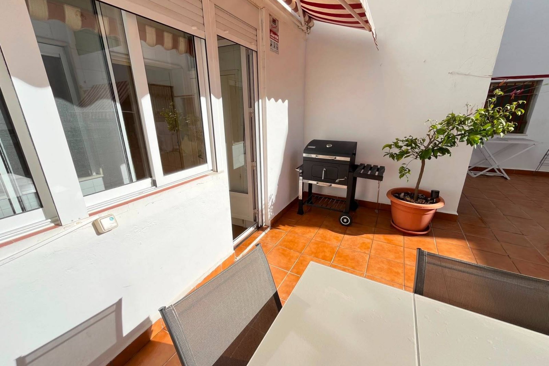 Revânzare - Apartament -
Lo Pagan - Villananitos