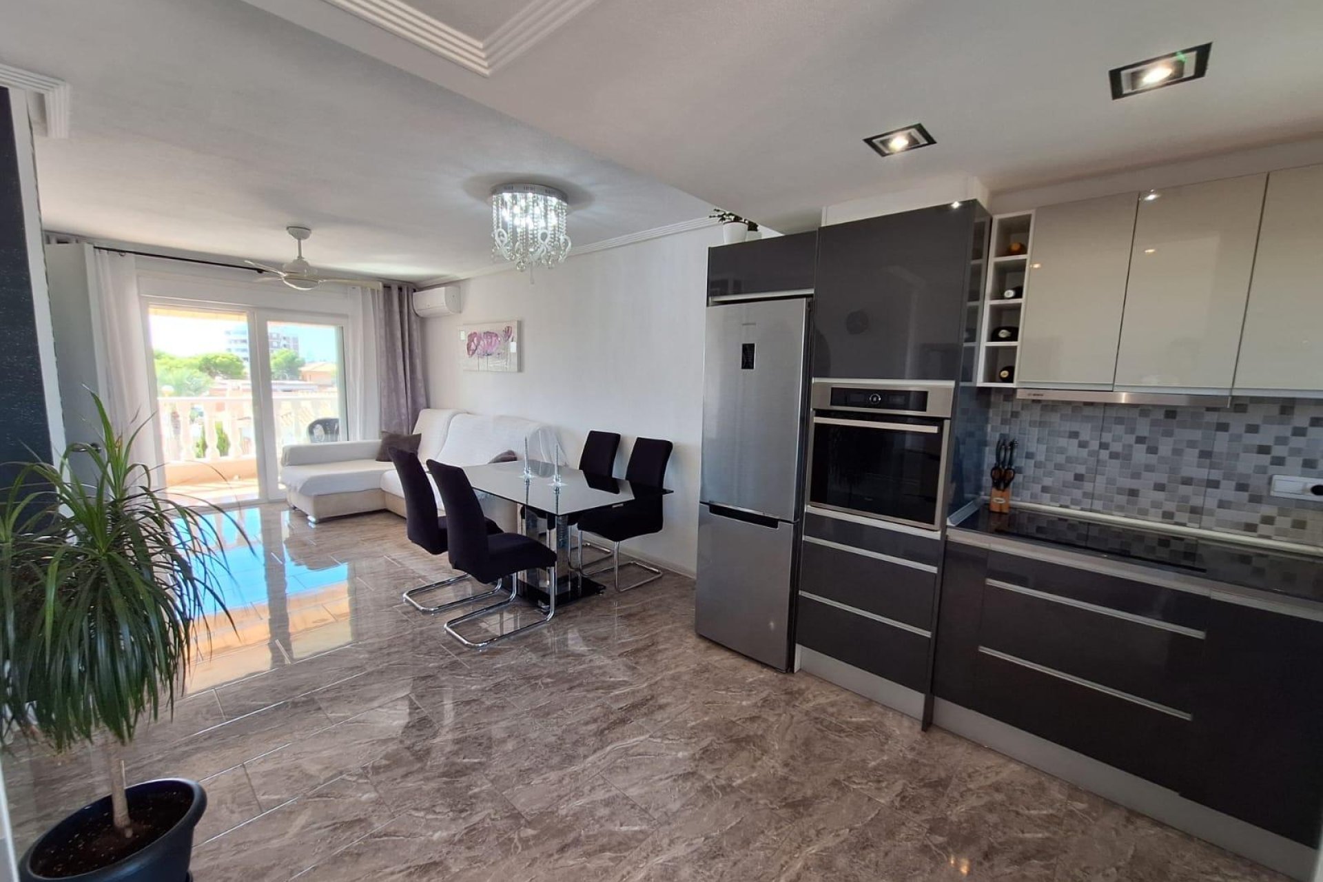 Revânzare - Apartament -
Orihuela Costa - La Zenia