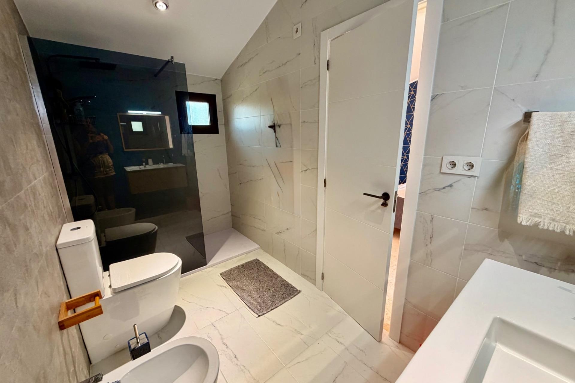 Revânzare - Apartament -
Orihuela Costa - Las Ramblas