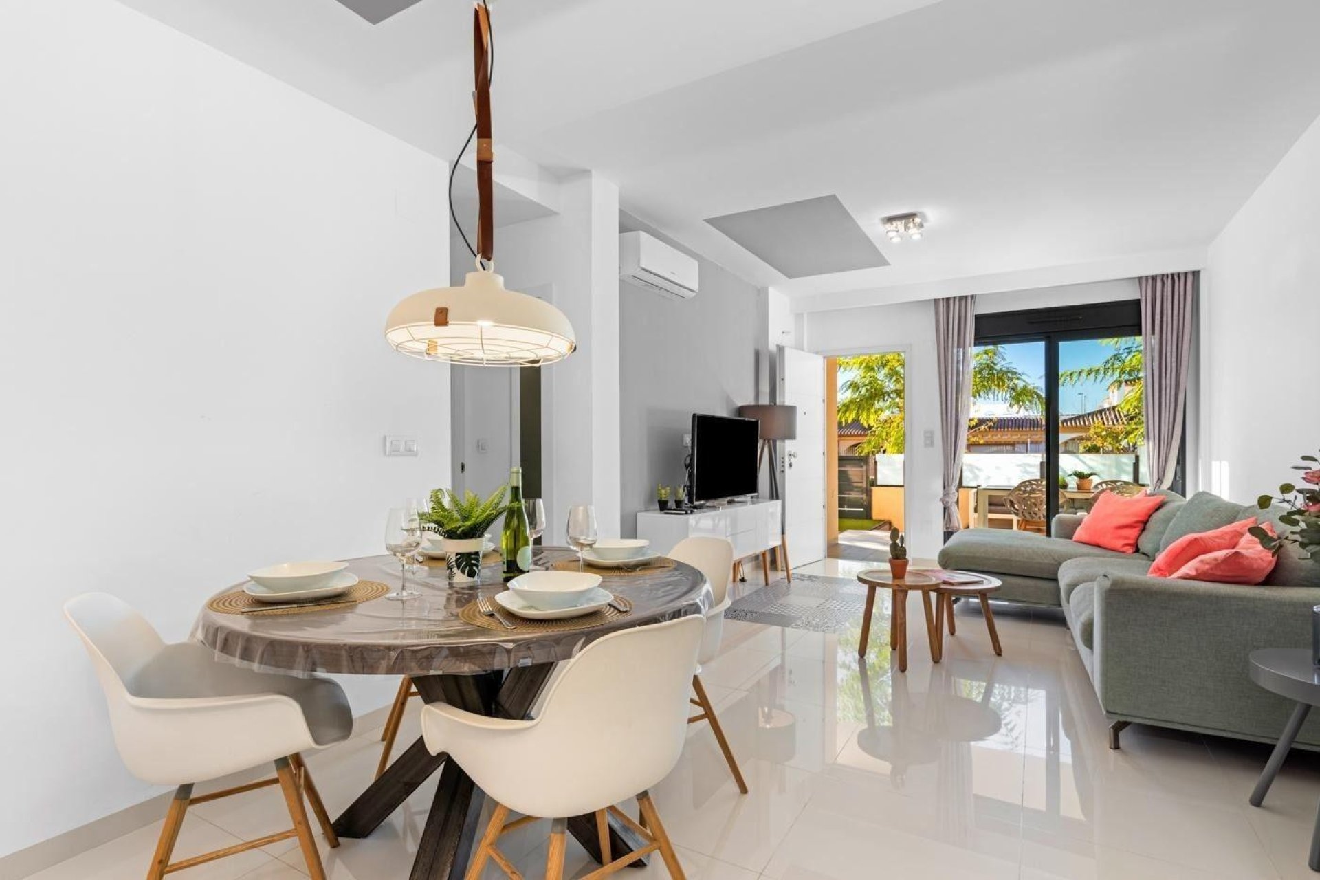 Revânzare - Apartament -
Pilar de la Horadada - Pueblo Latino