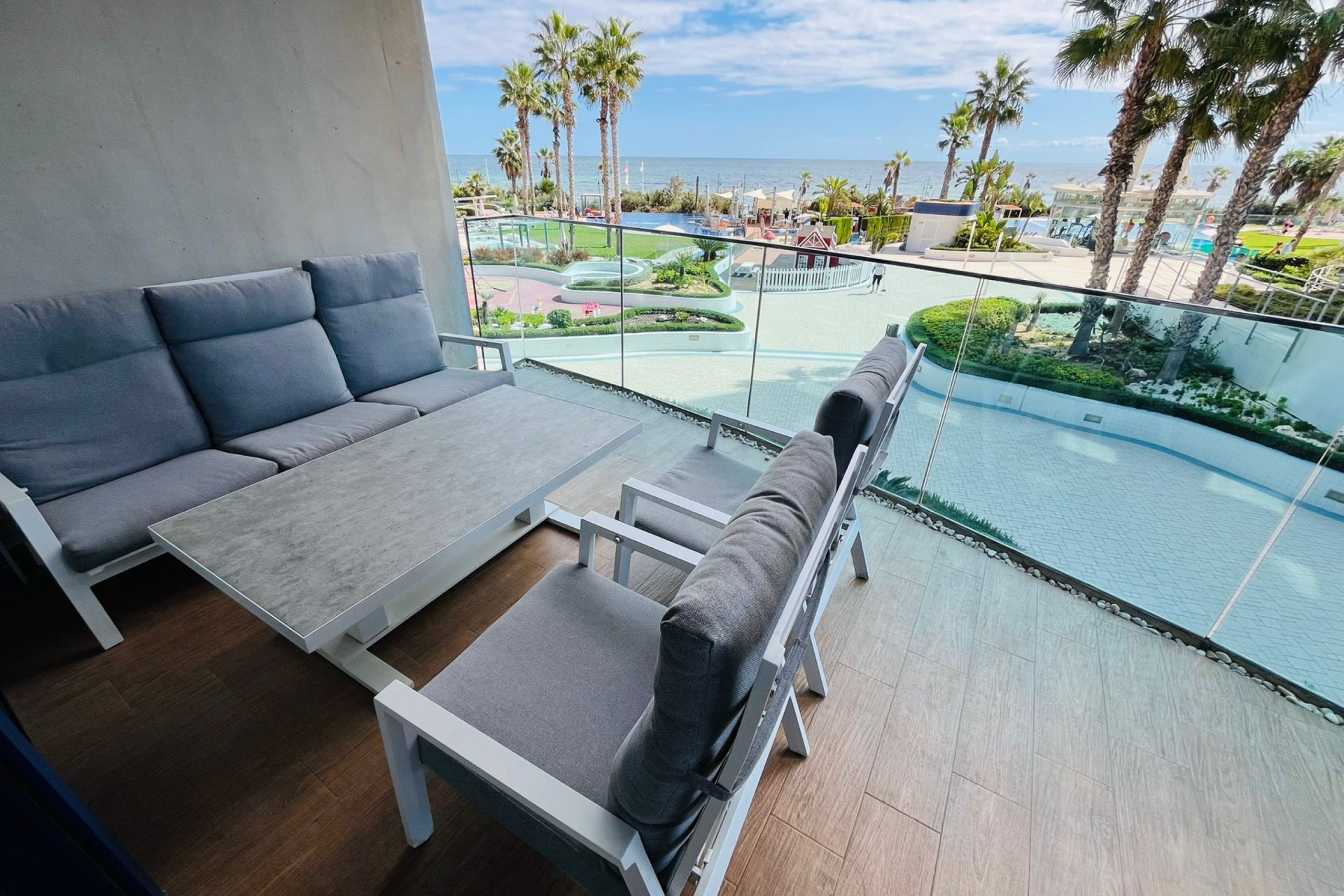 Revânzare - Apartament -
Punta Prima - Costa Blanca