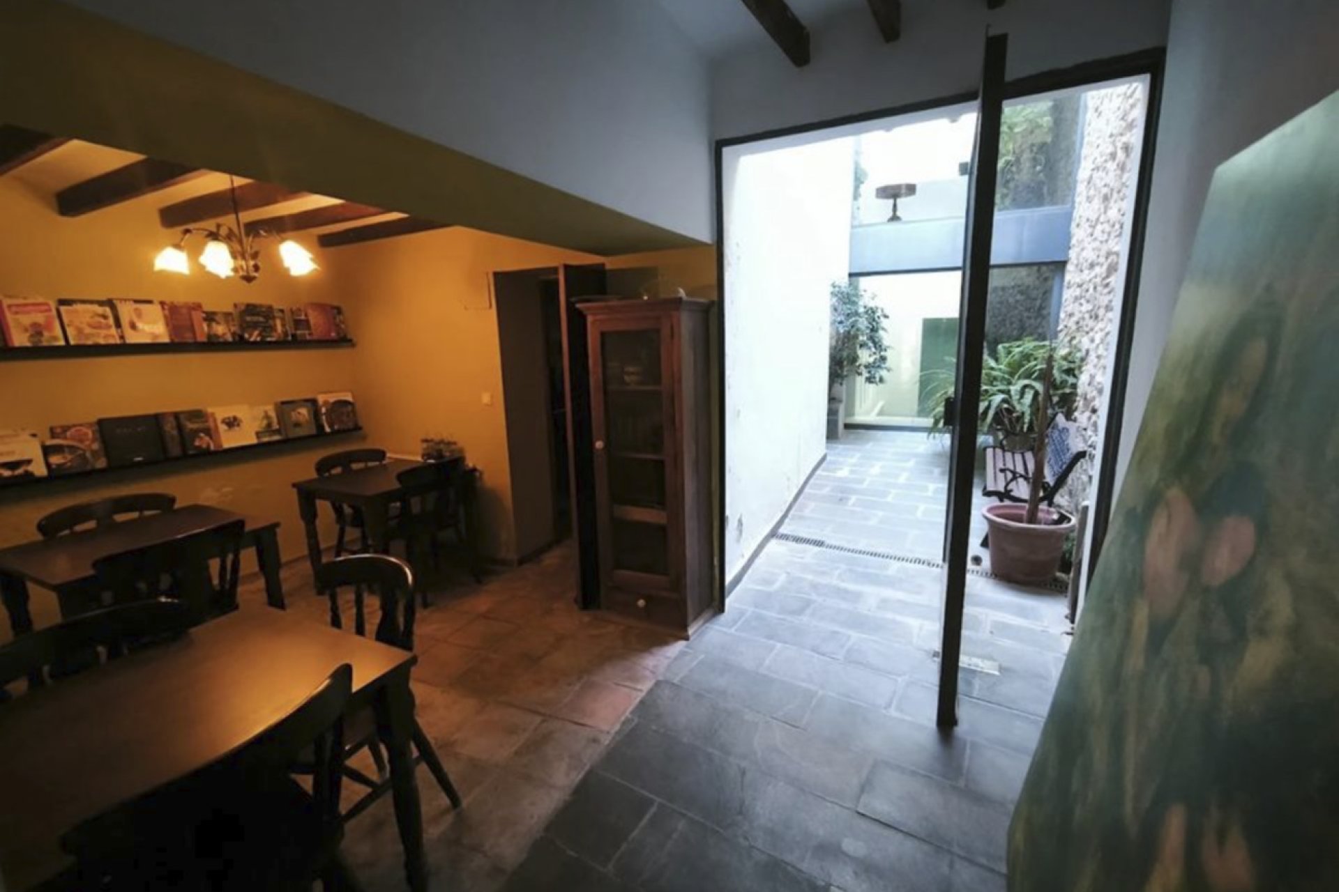Revânzare - Apartament -
Relleu - Inland