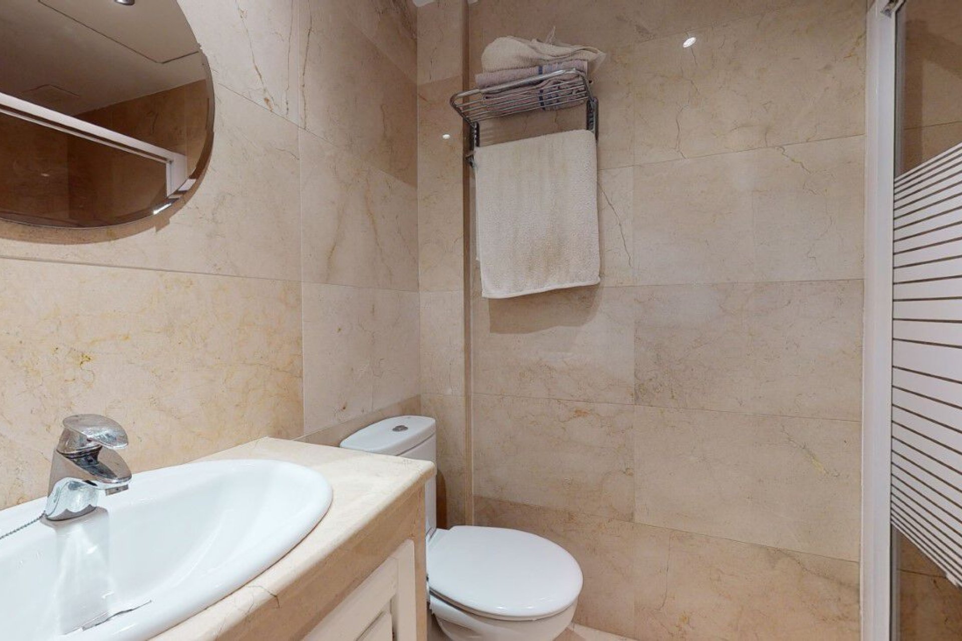 Revânzare - Apartament -
Roda Golf Resort - Inland