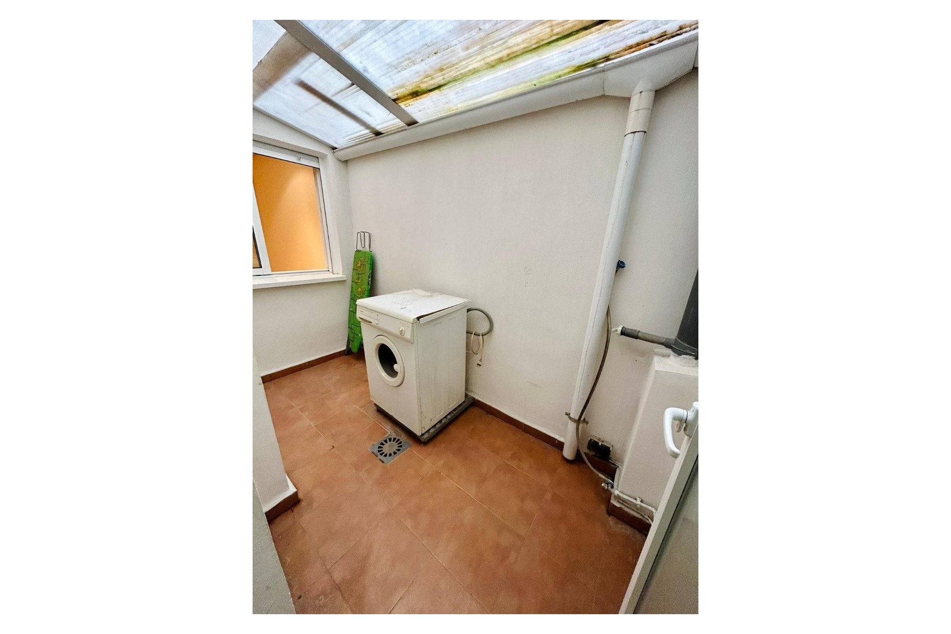 Revânzare - Apartament -
San Isidro - Inland