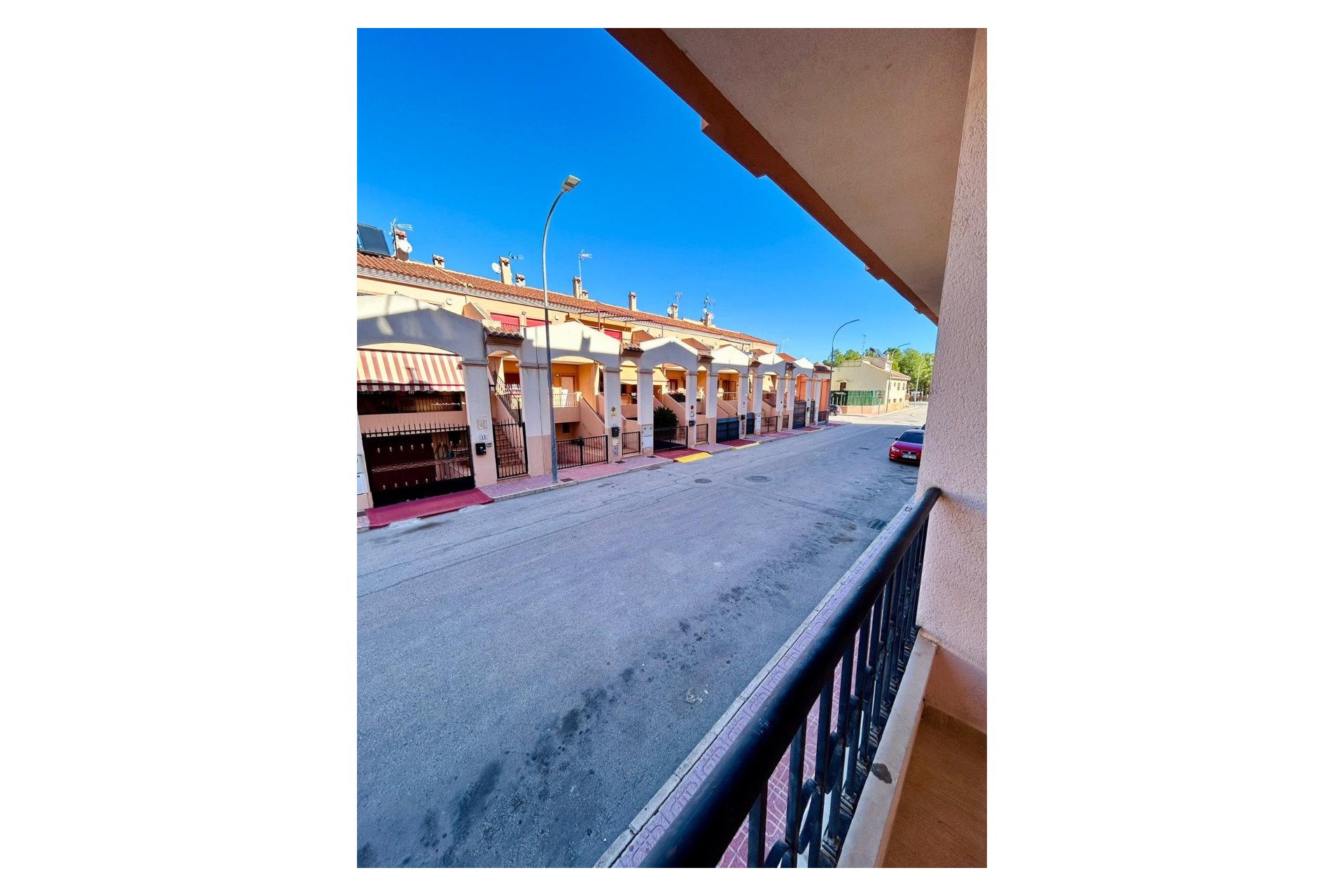 Revânzare - Apartament -
San Isidro - Inland