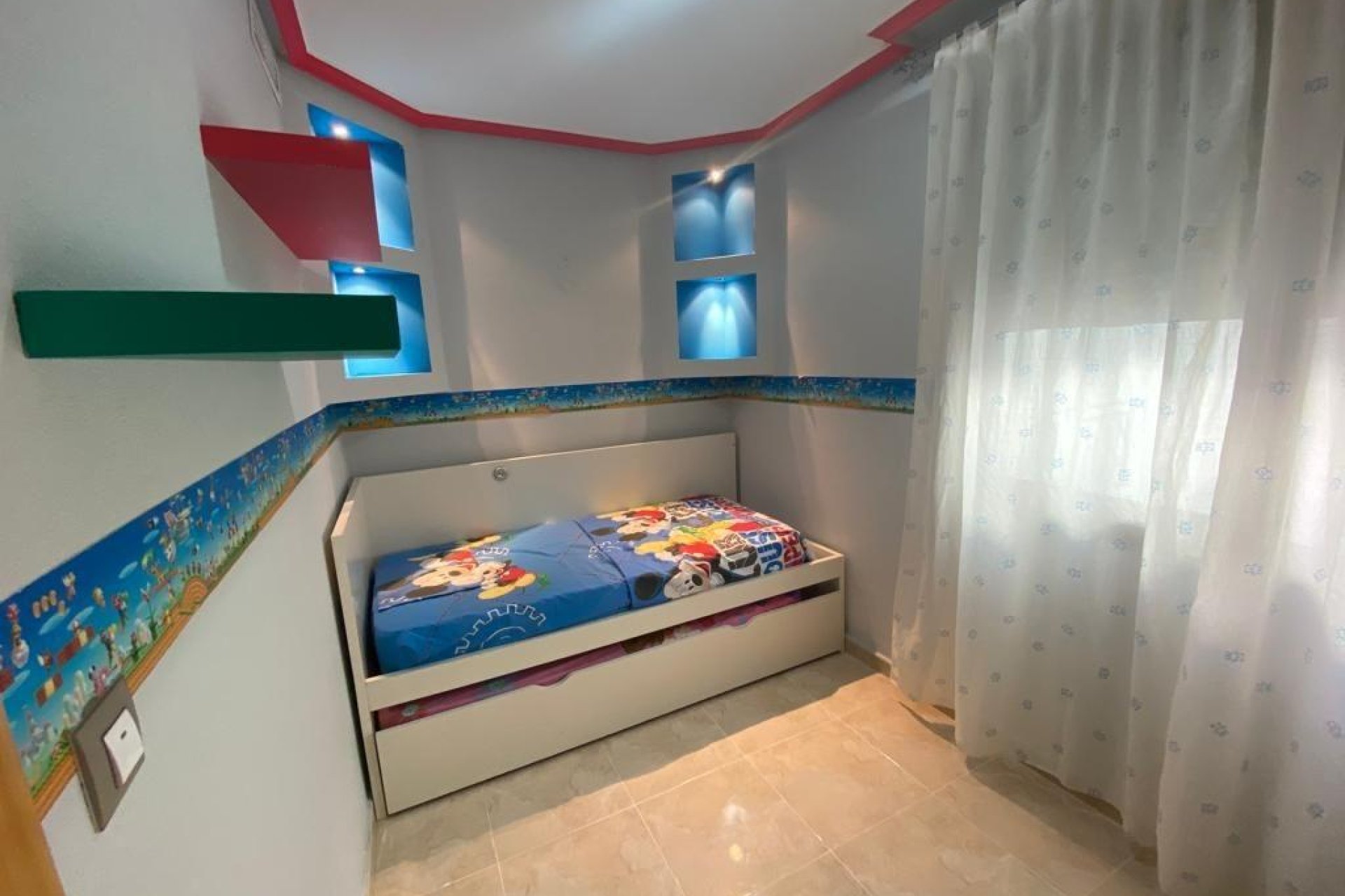 Revânzare - Apartament -
San Isidro