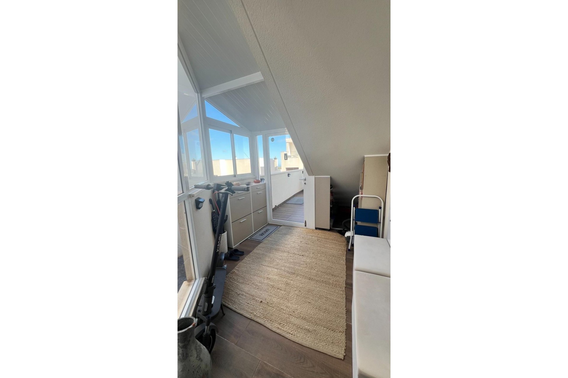 Revânzare - Apartament -
San Miguel de Salinas - Bellavista