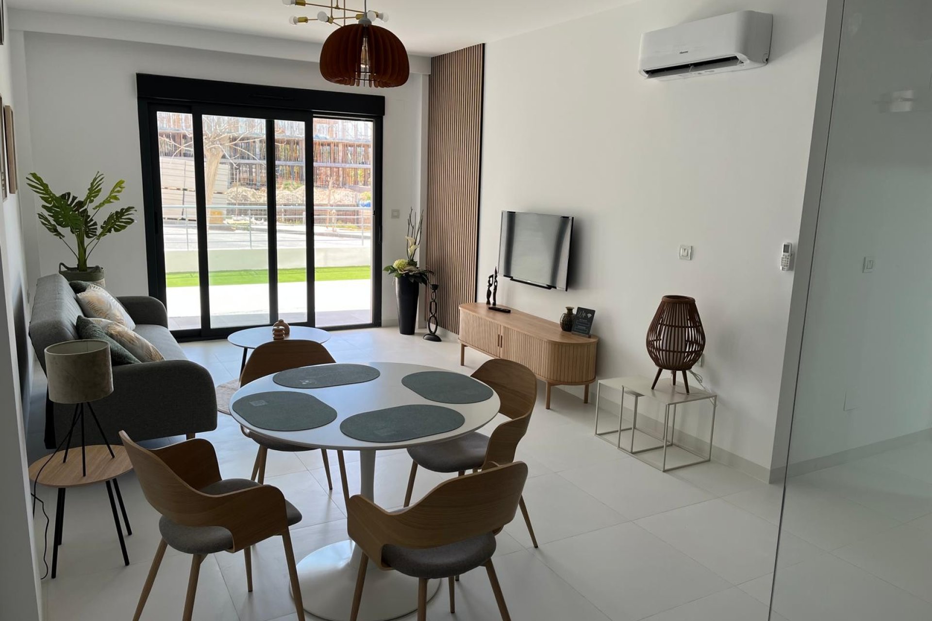 Revânzare - Apartament -
San Miguel de Salinas - Inland