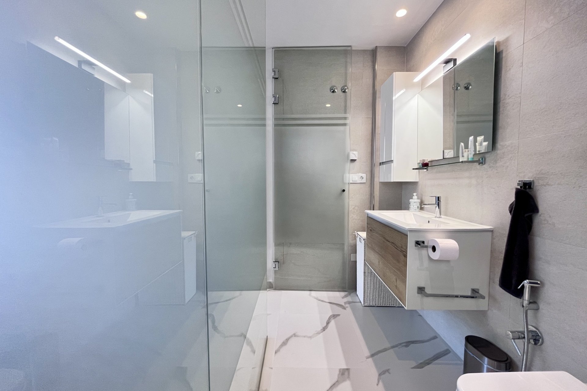 Revânzare - Apartament -
San Miguel de Salinas - Inland