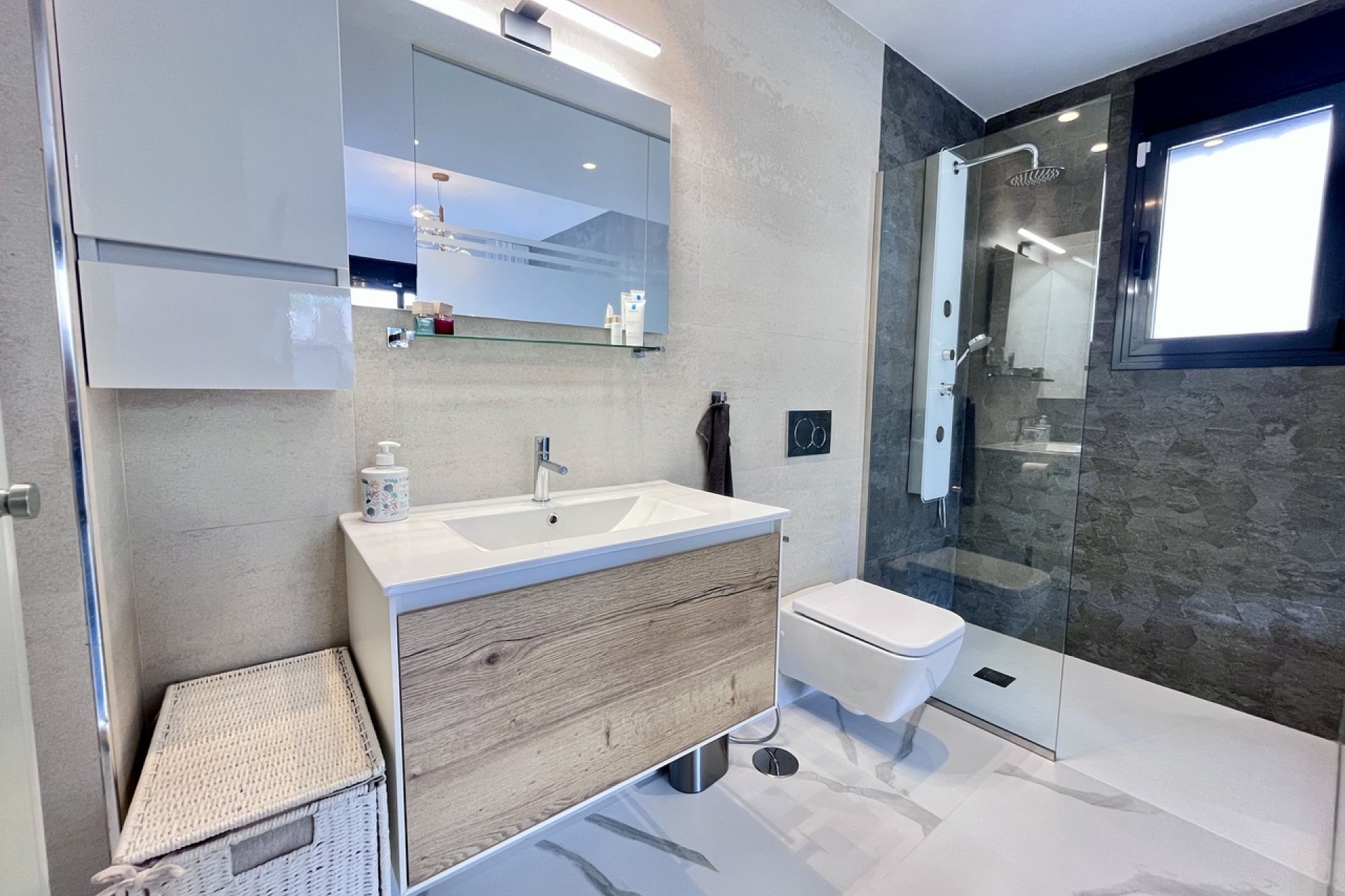 Revânzare - Apartament -
San Miguel de Salinas - Inland