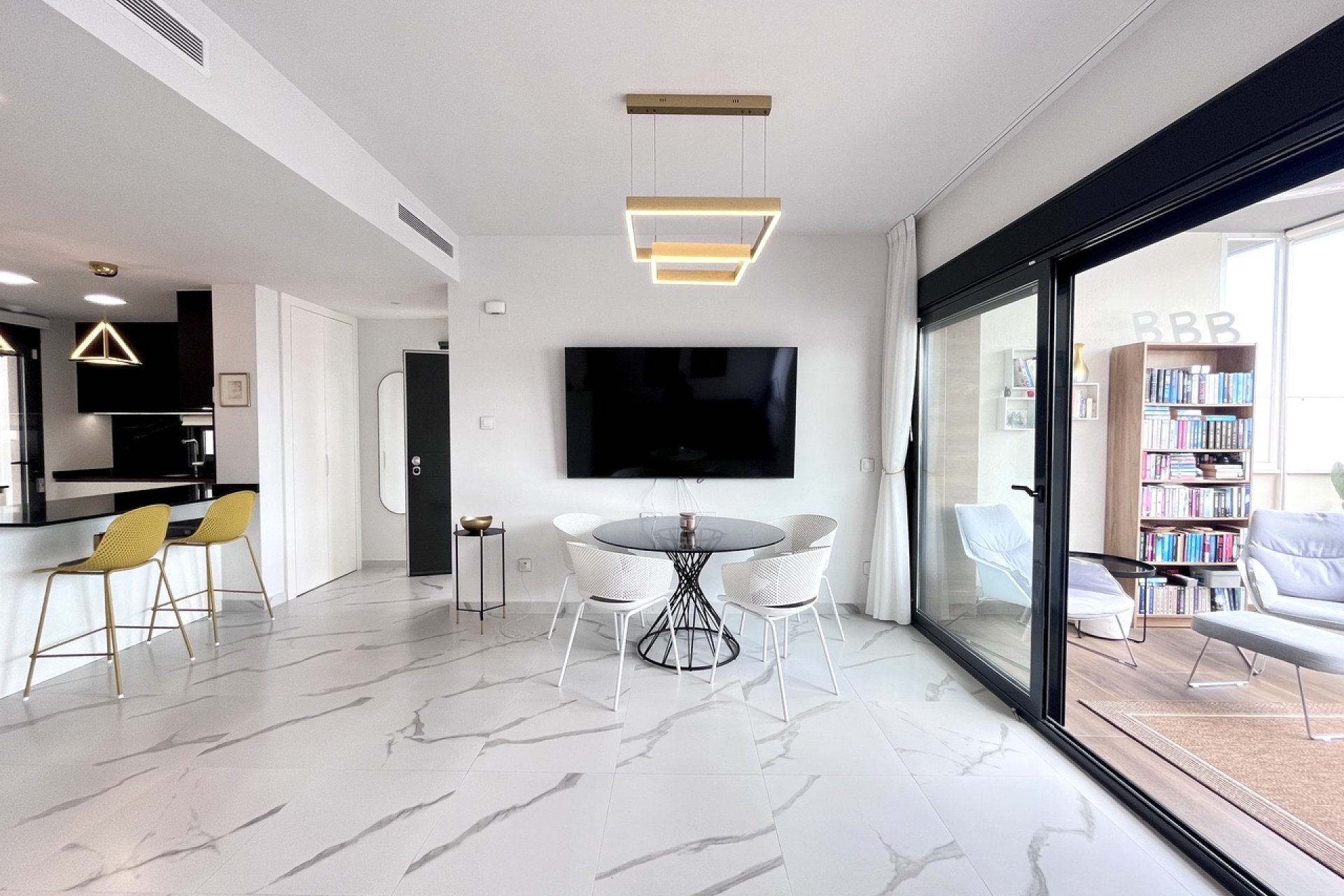 Revânzare - Apartament -
San Miguel de Salinas - Inland